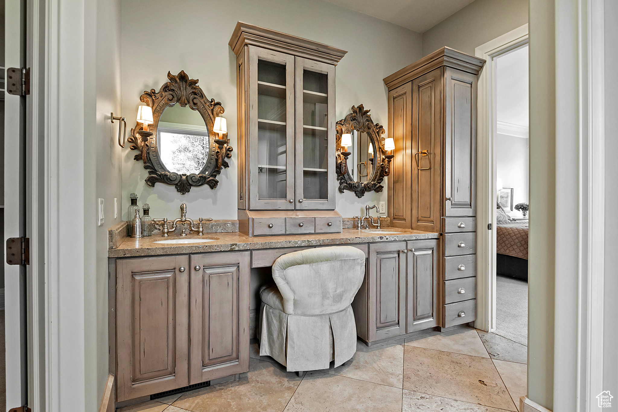 1296 E ELK HOLLOW RD
