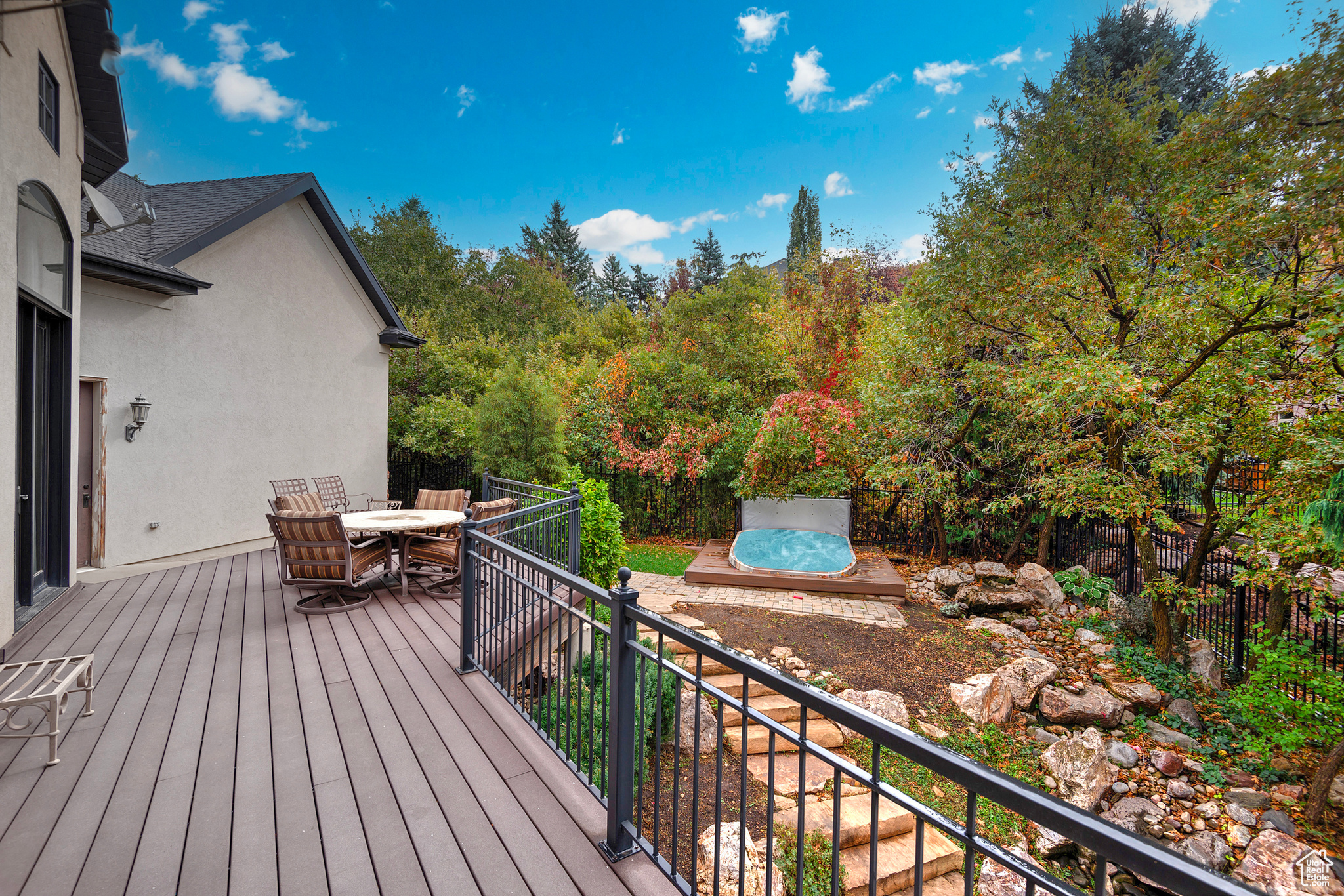 1296 E ELK HOLLOW RD