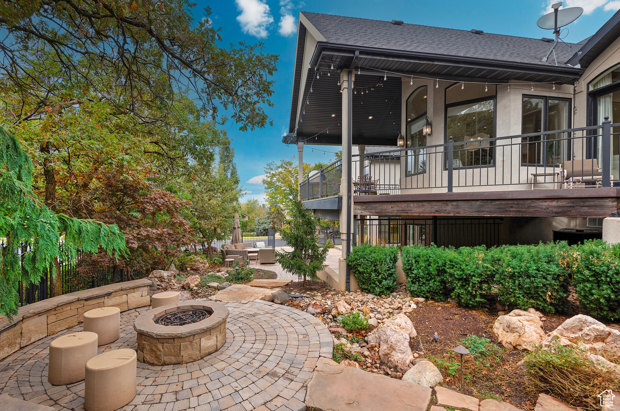 1296 E ELK HOLLOW RD