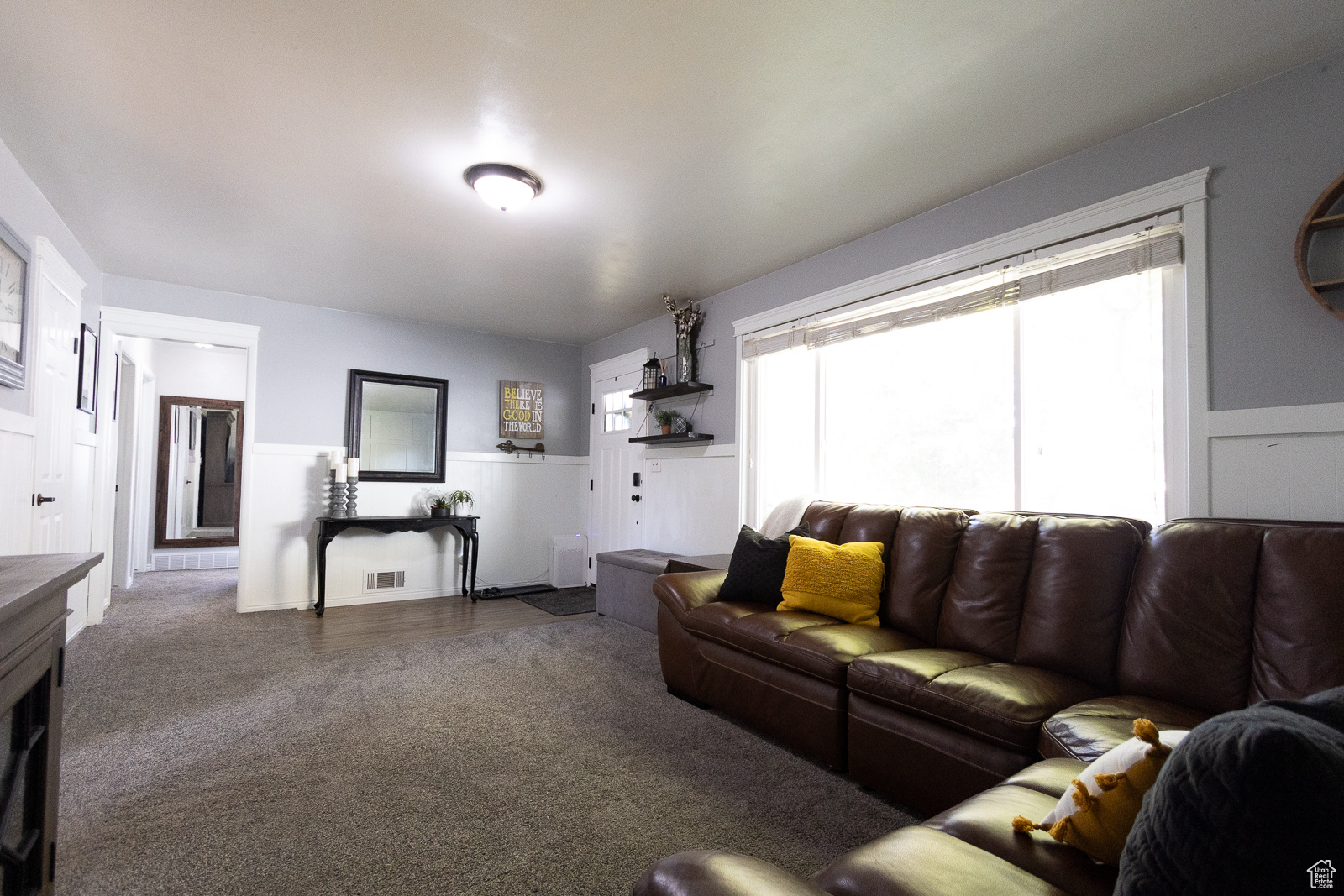 1055 E SHERWOOD DR