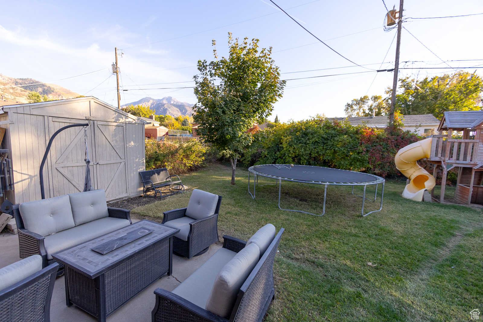 1055 E SHERWOOD DR