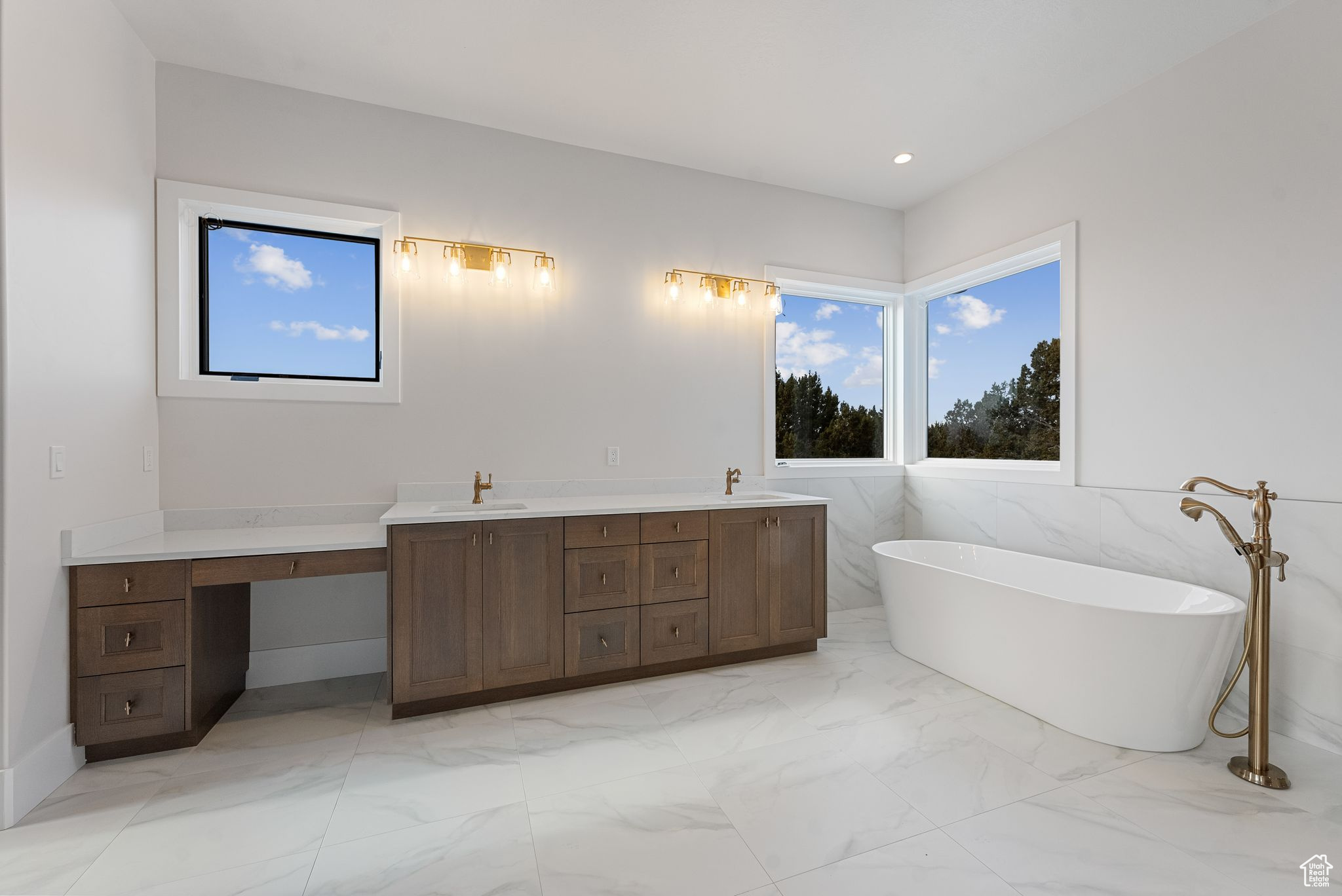3097 E CORRAL PEAK CIRCLE #145