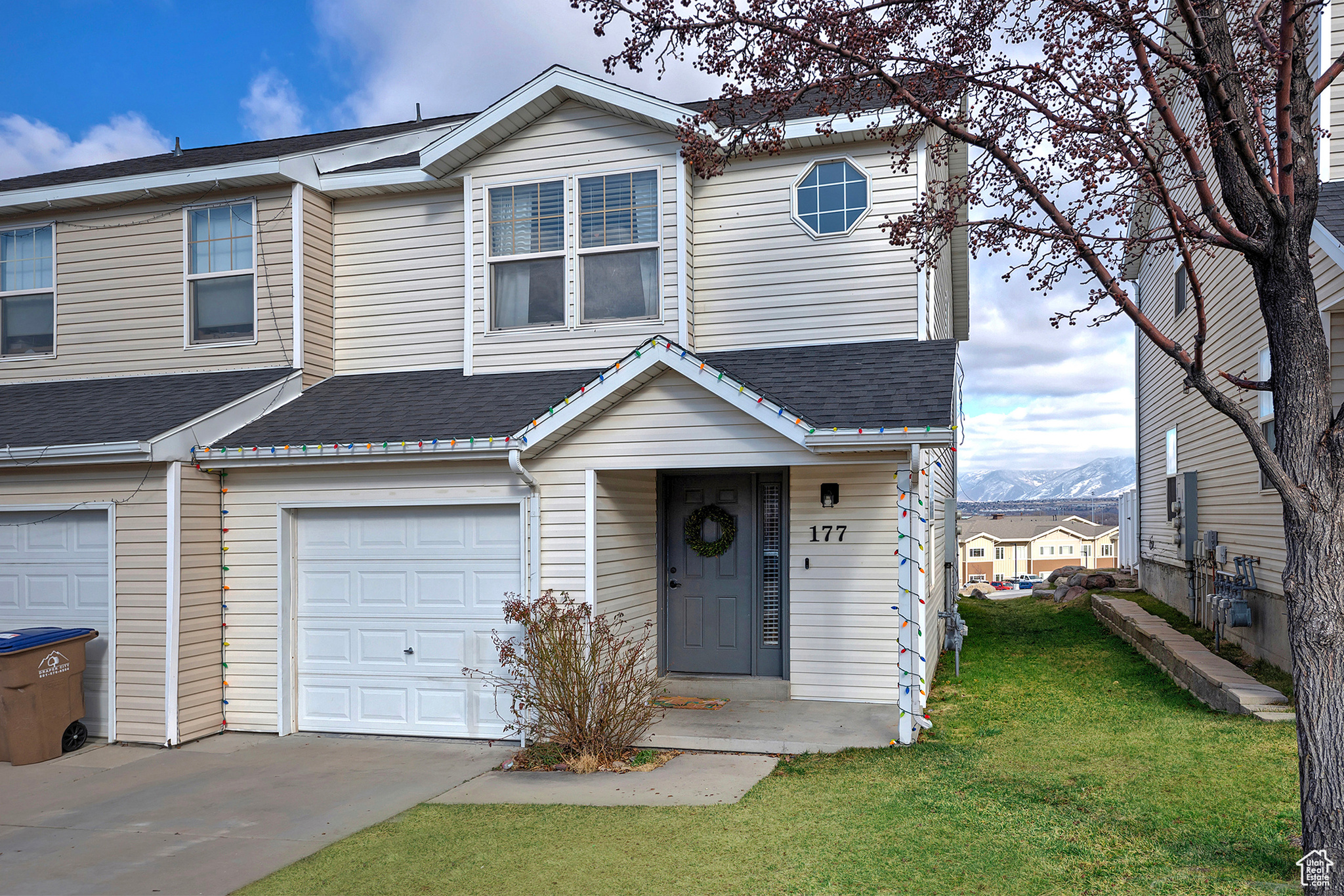 177 E FLOWERFIELD DR