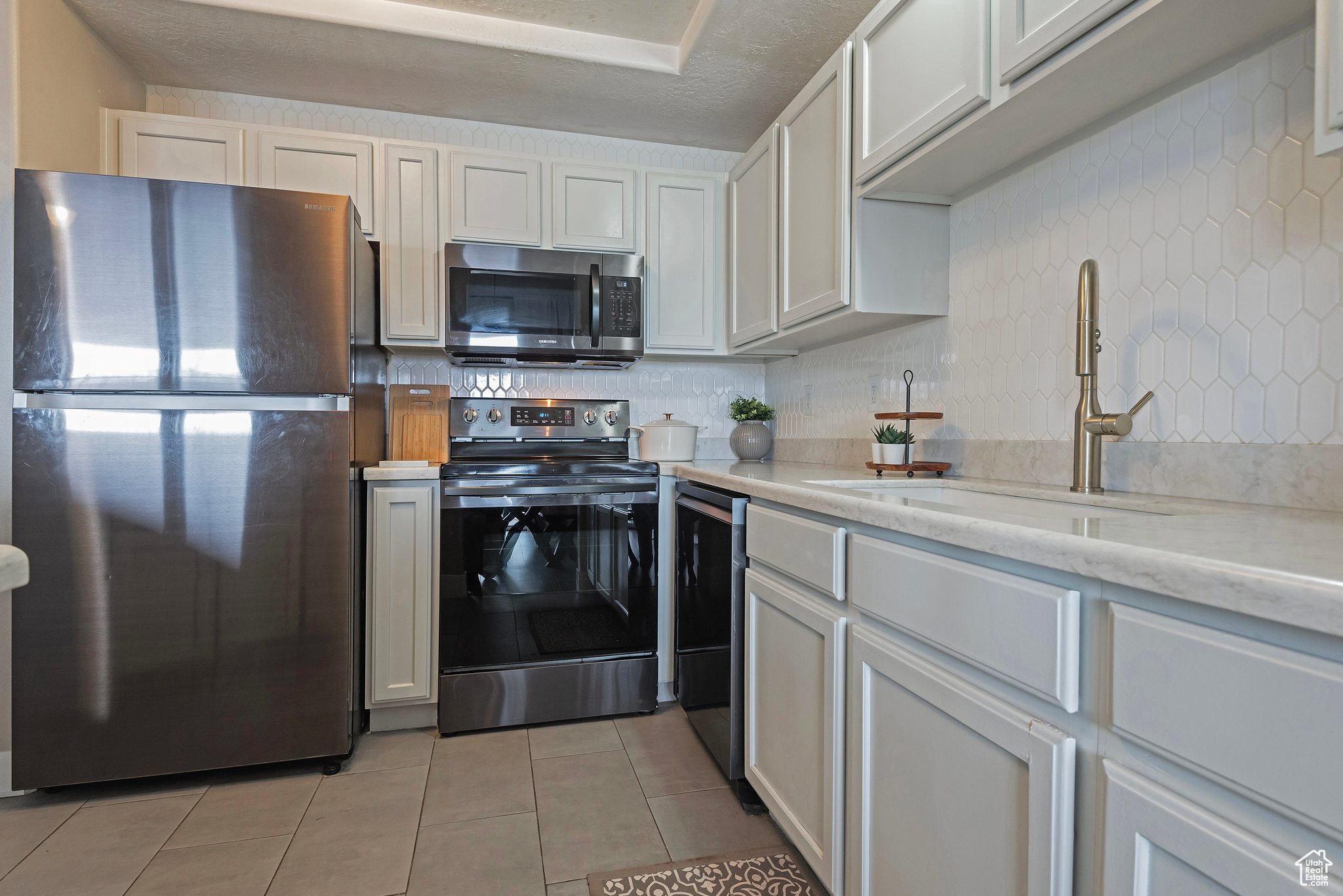 177 E FLOWERFIELD DR