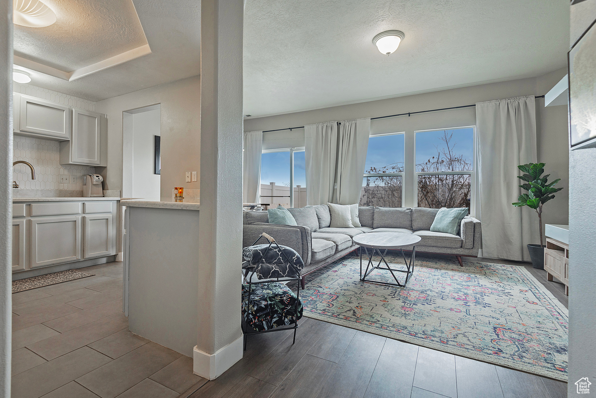177 E FLOWERFIELD DR