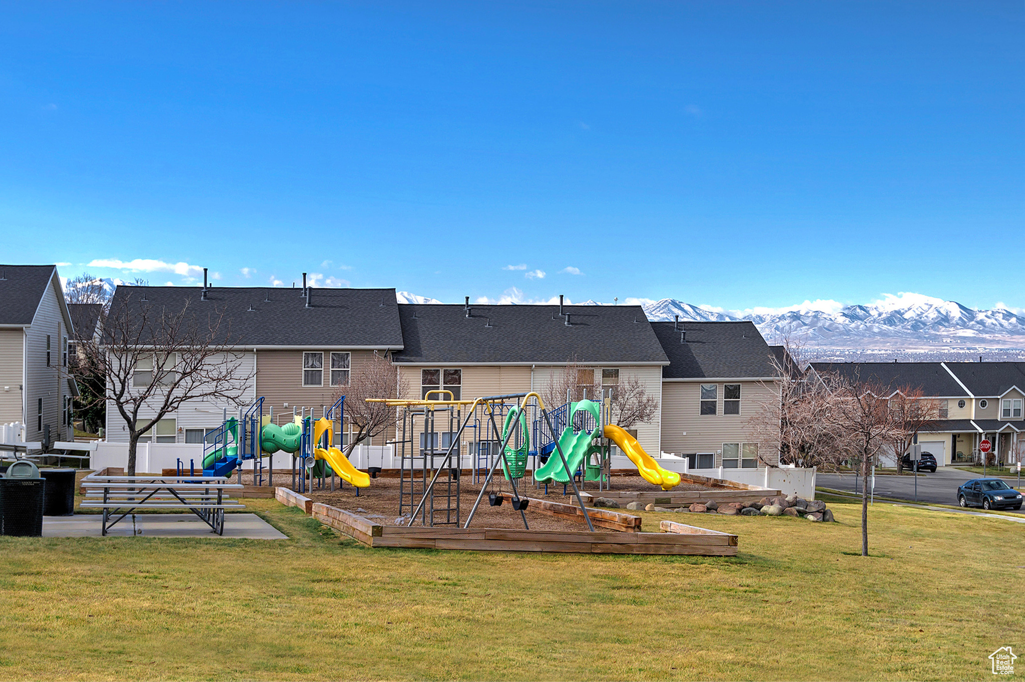 177 E FLOWERFIELD DR