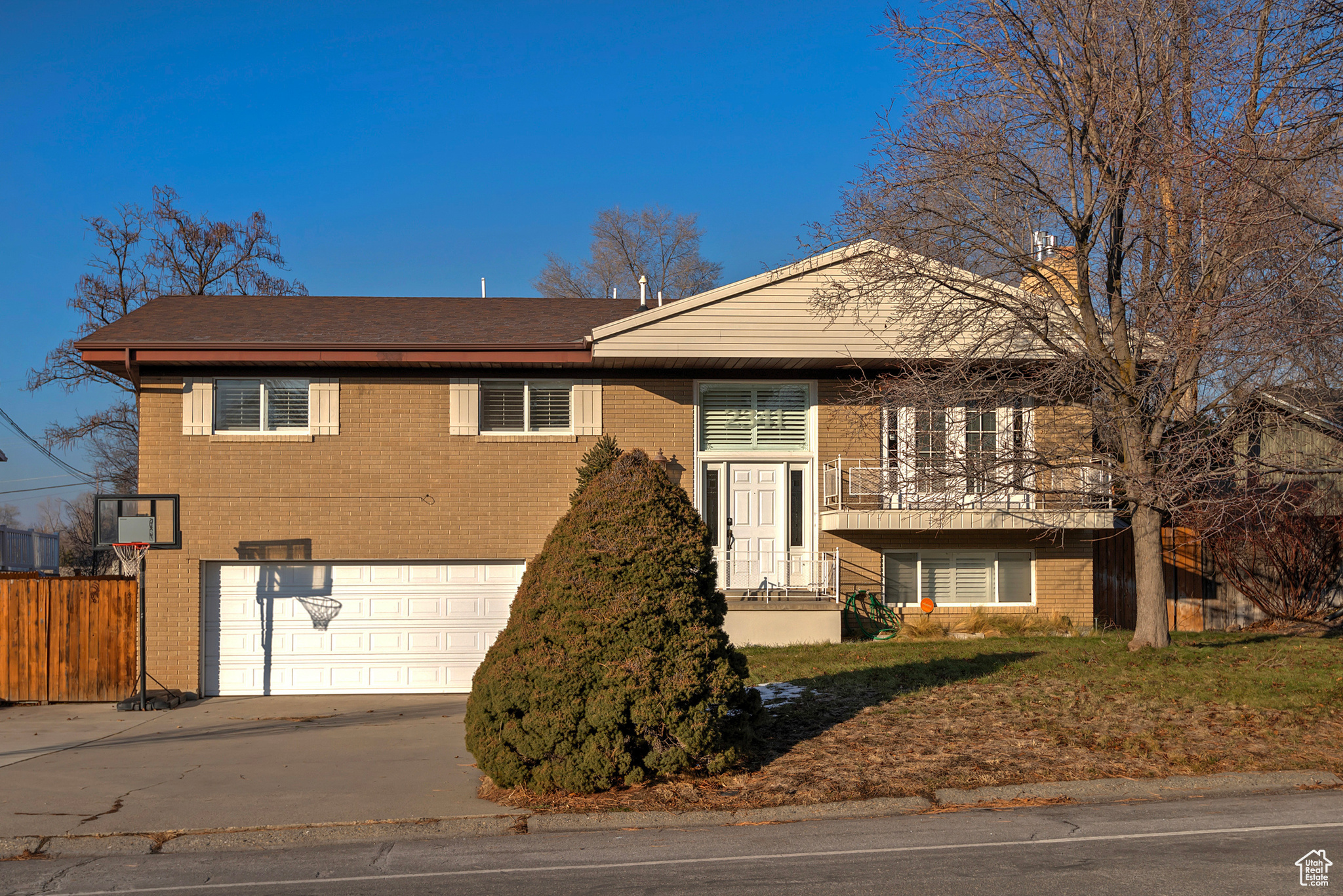 2341 E ELLISONWOOD AVE