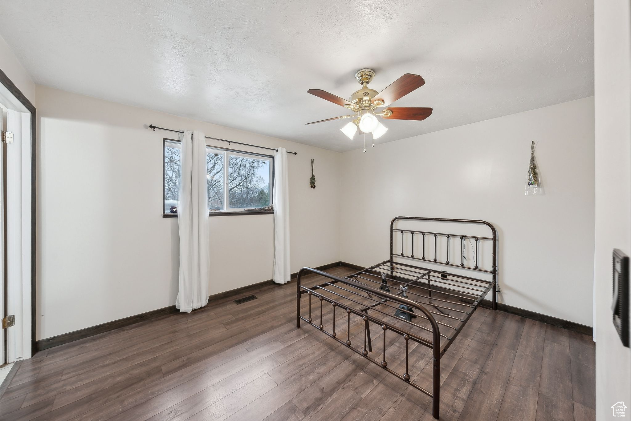 3079 W SKYVUE CIR