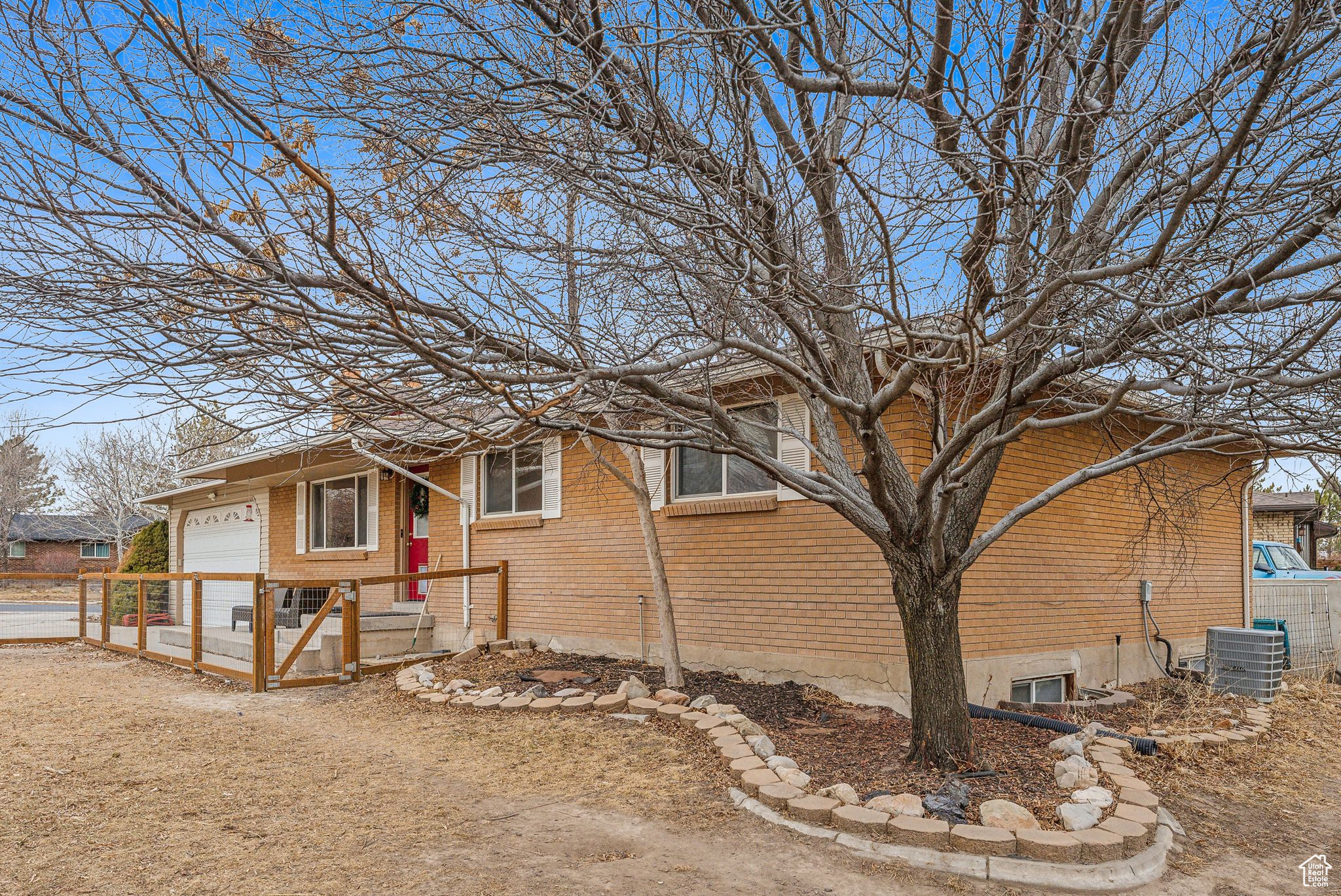 3079 W SKYVUE CIR