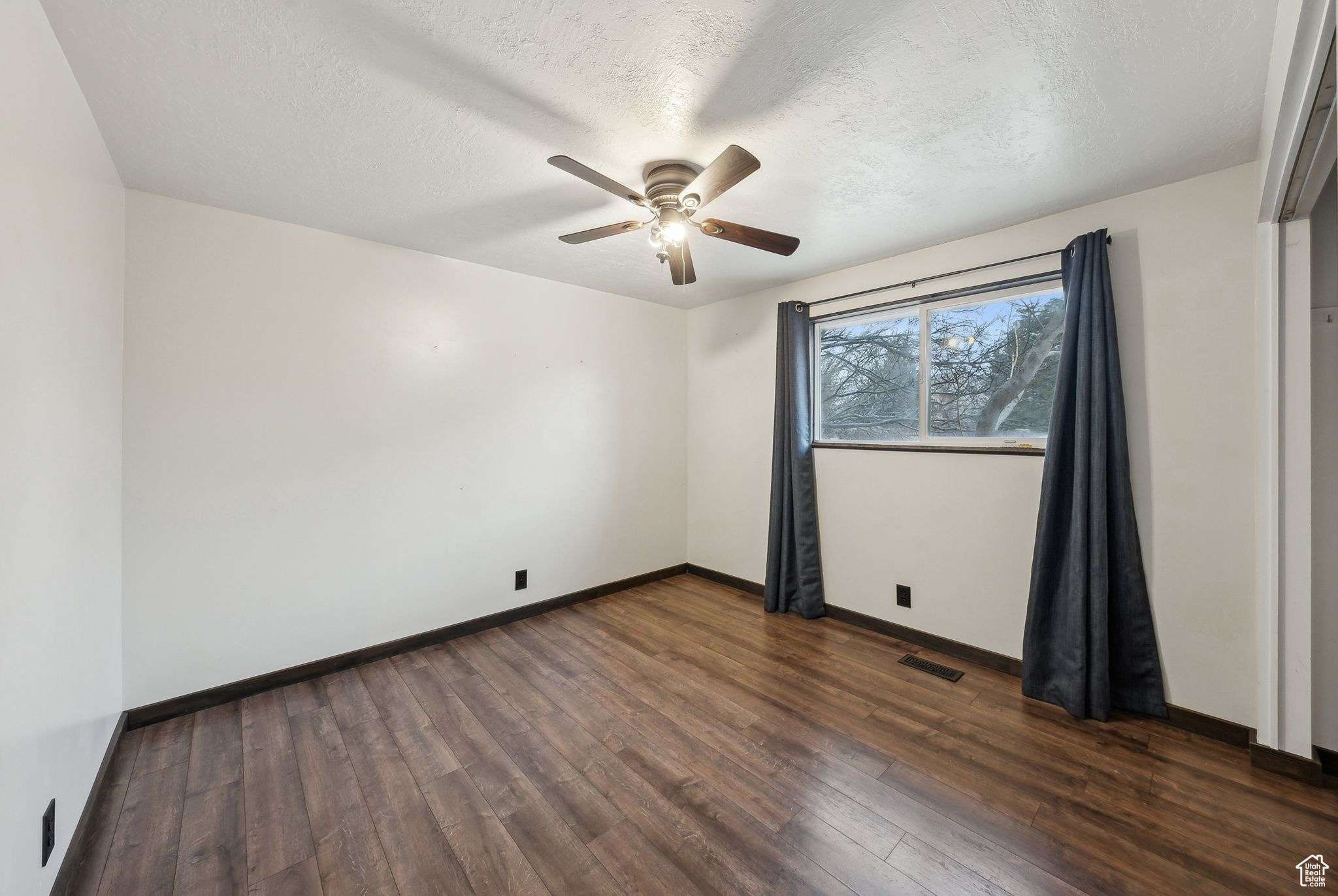 3079 W SKYVUE CIR