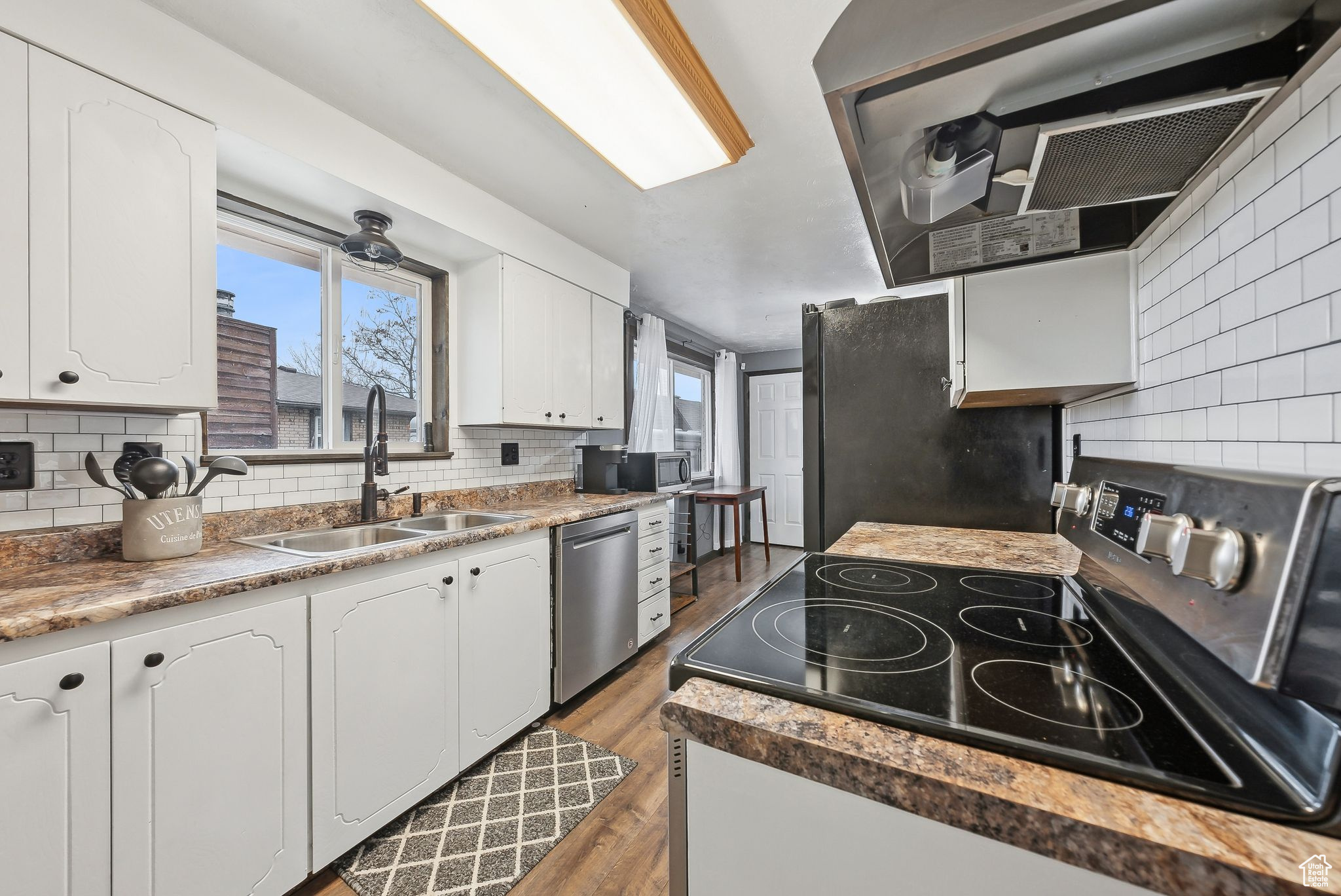 3079 W SKYVUE CIR