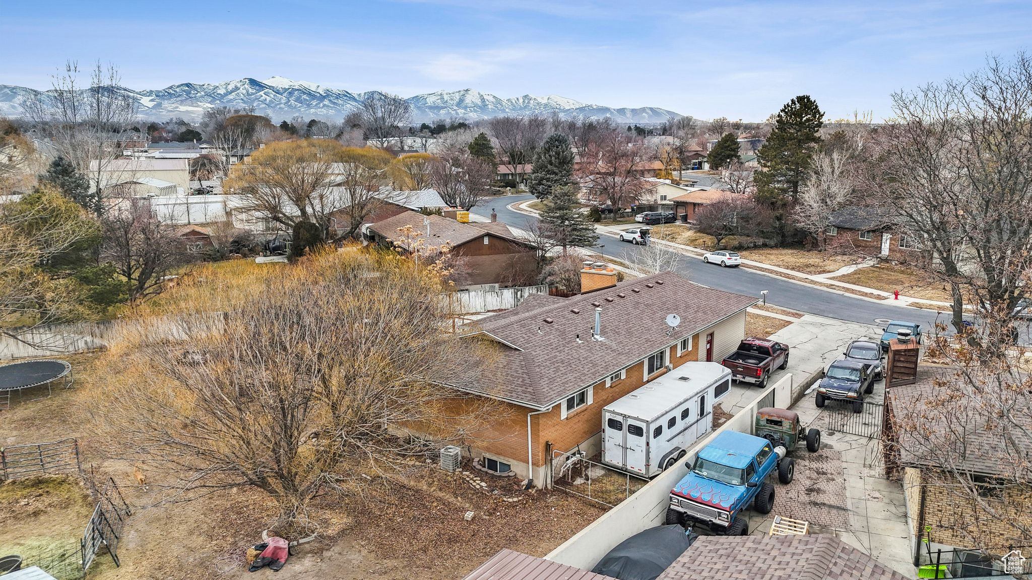 3079 W SKYVUE CIR