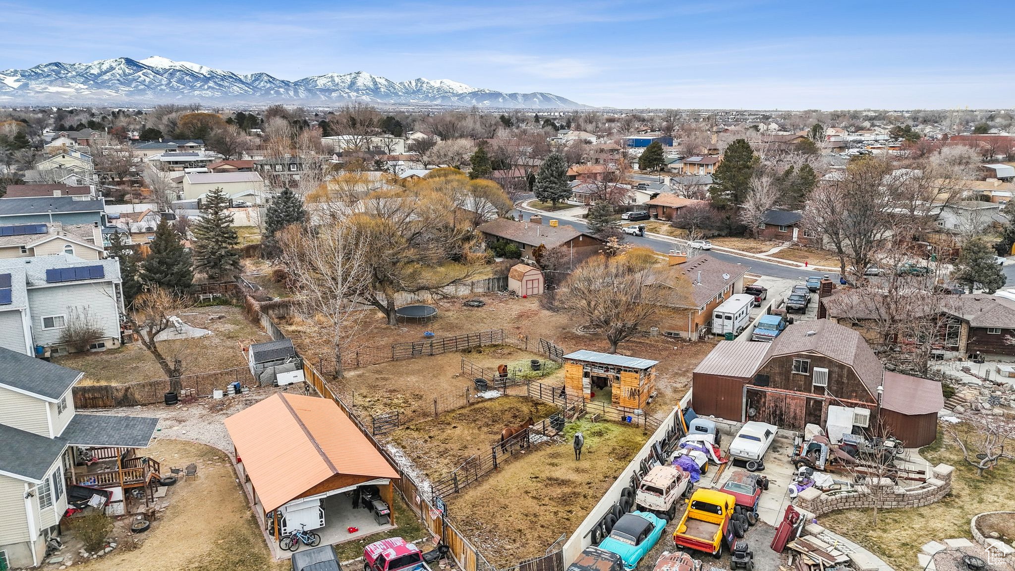 3079 W SKYVUE CIR