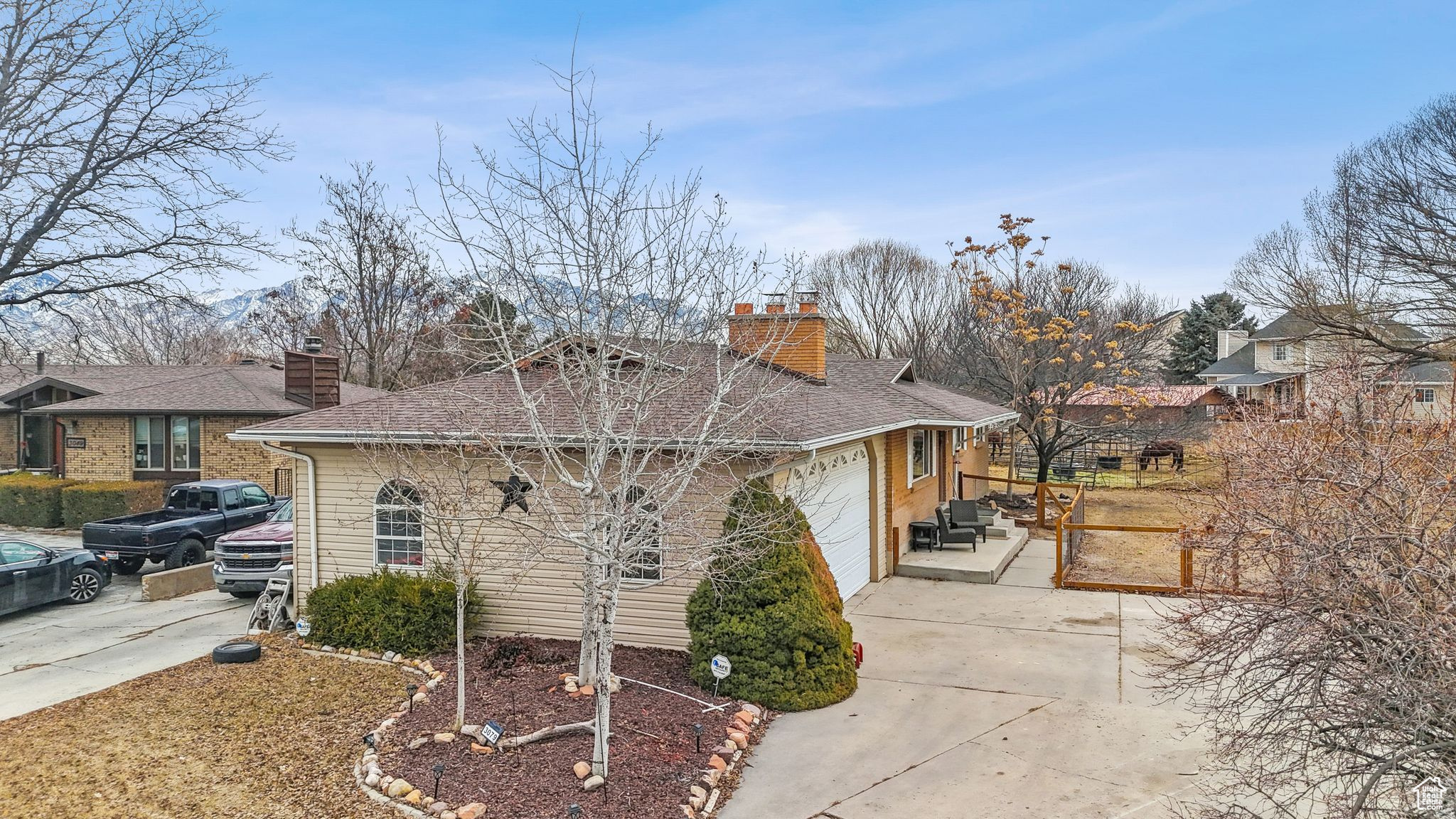 3079 W SKYVUE CIR