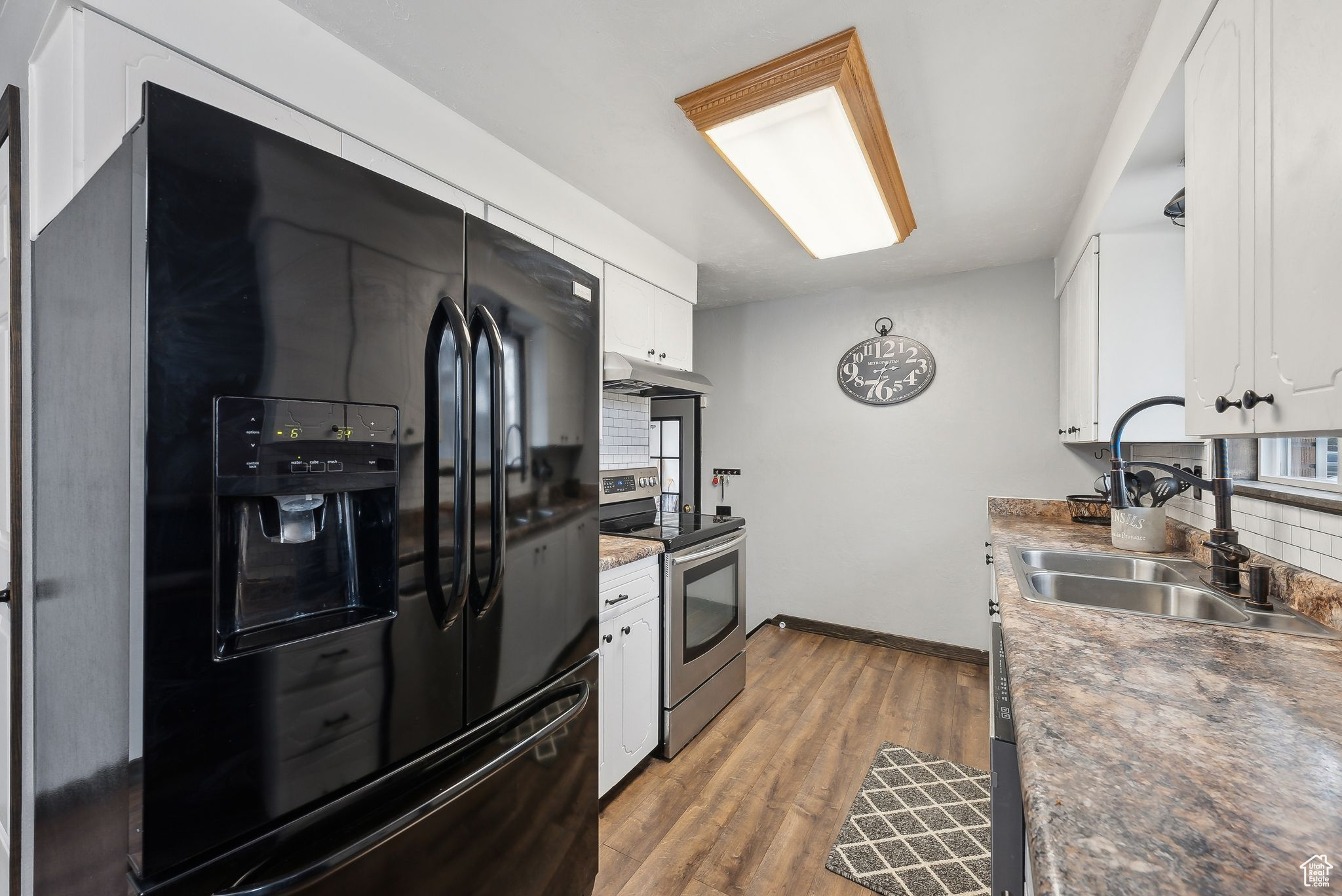 3079 W SKYVUE CIR