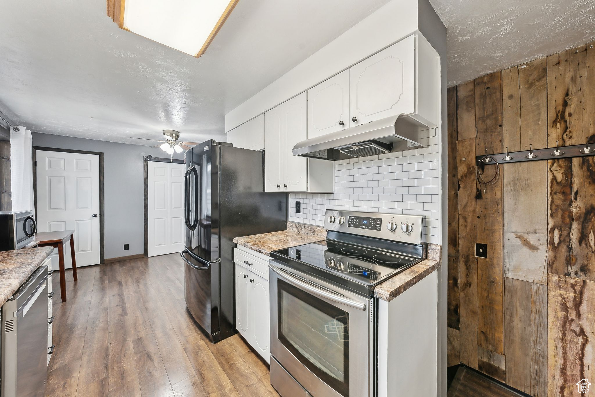 3079 W SKYVUE CIR