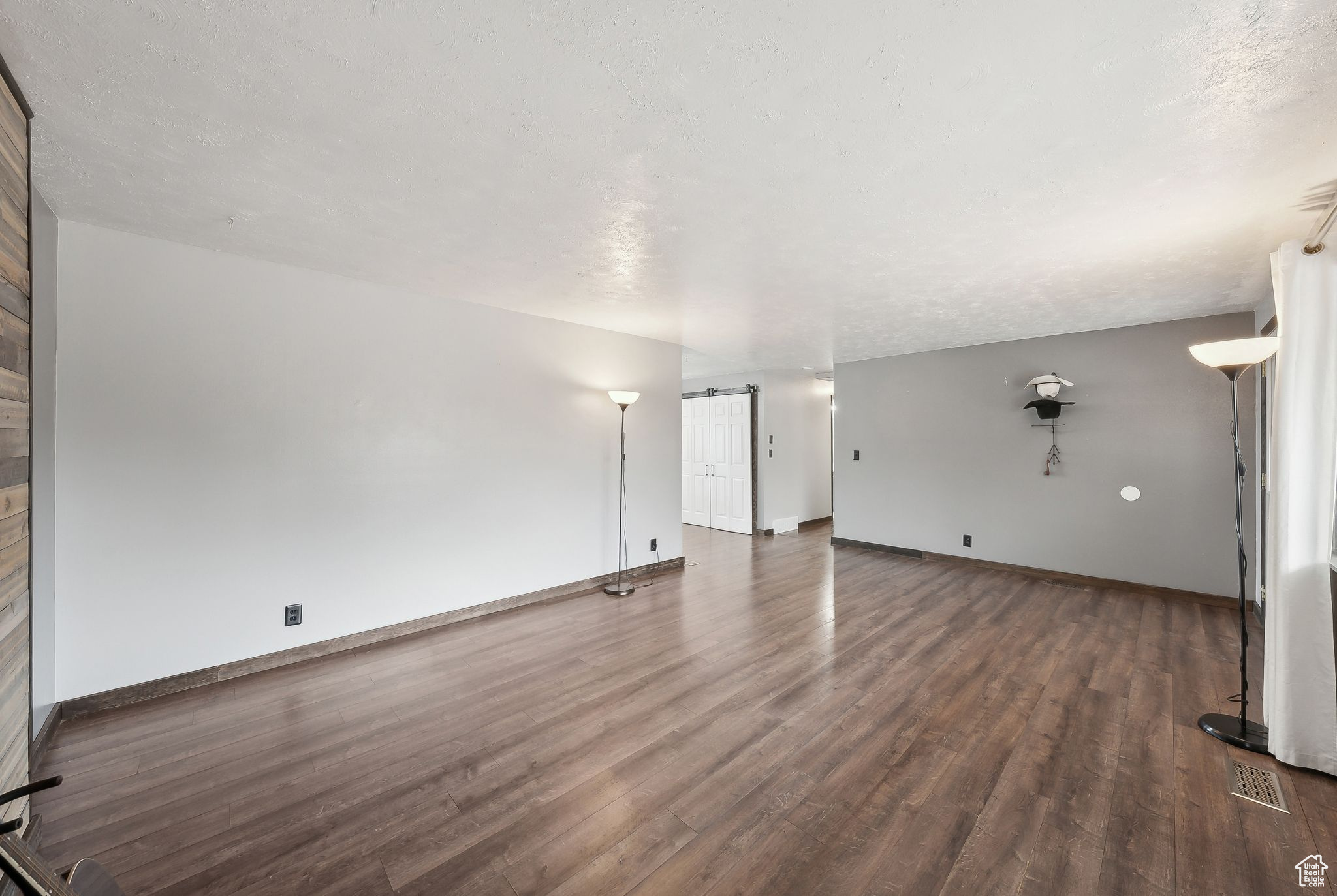 3079 W SKYVUE CIR