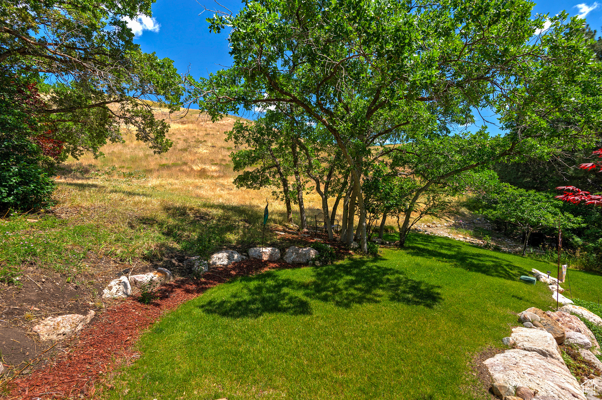 835 E EDGEHILL RD