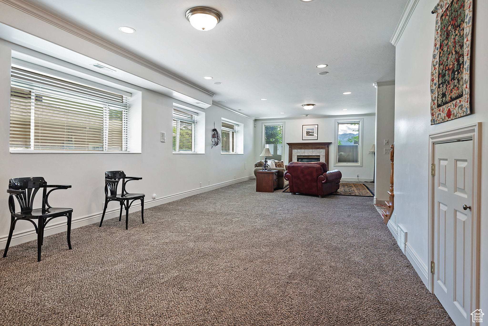 835 E EDGEHILL RD