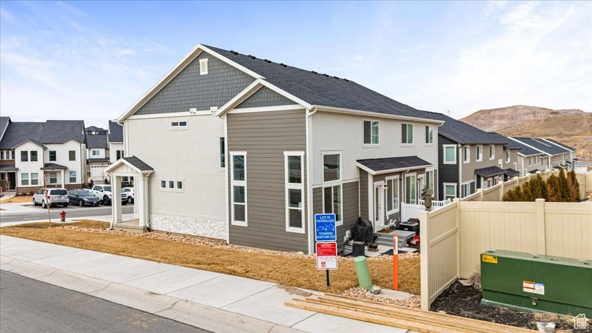 1088 N FREEMAN DR
