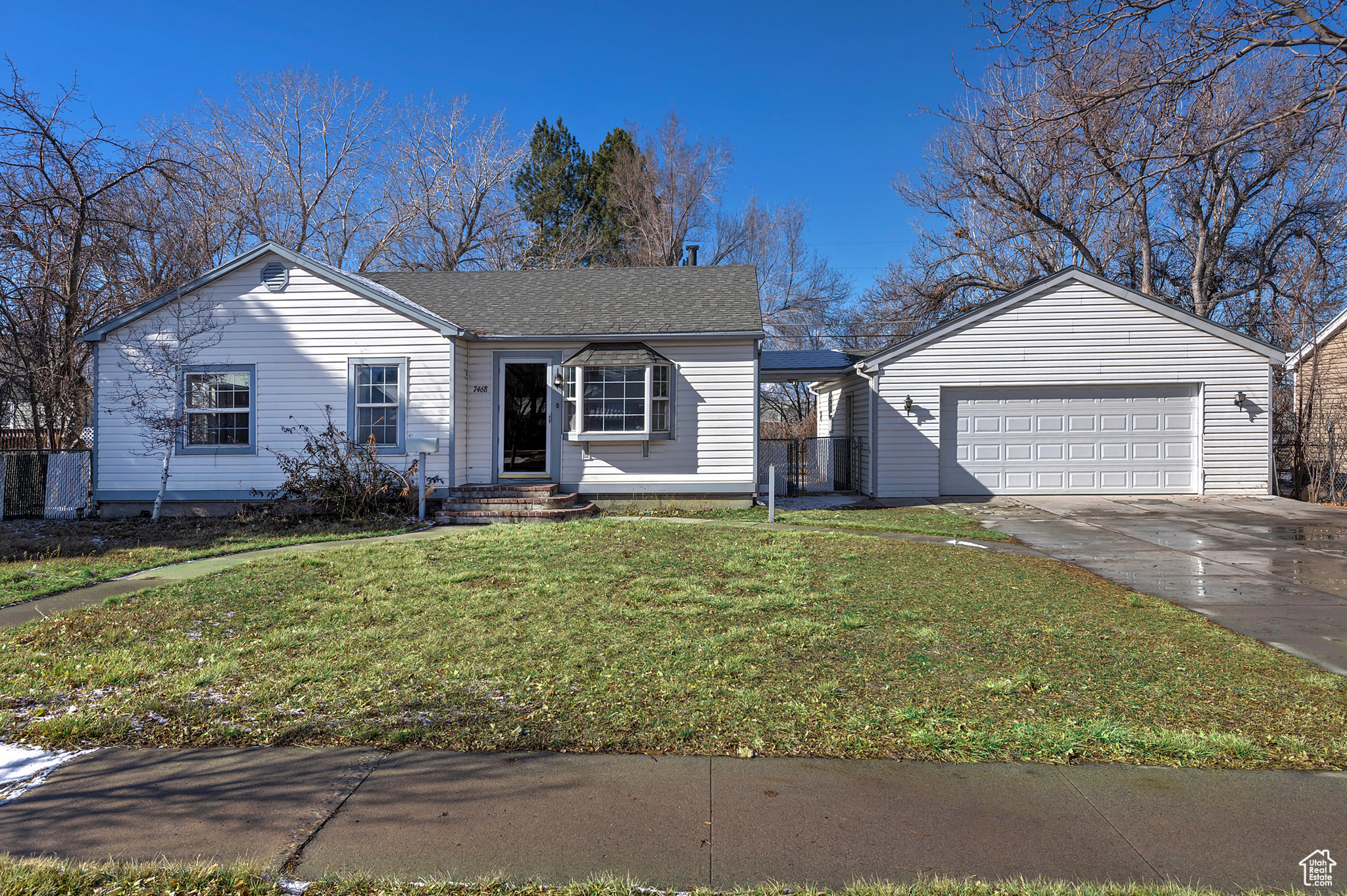 7468 S LOCUST ST