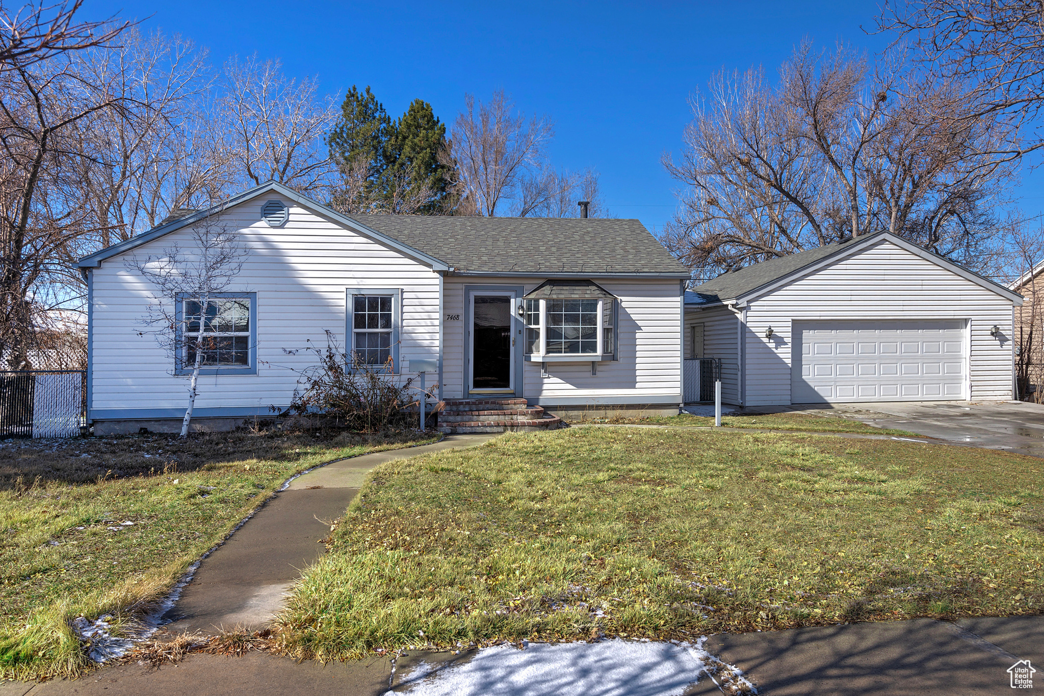 7468 S LOCUST ST