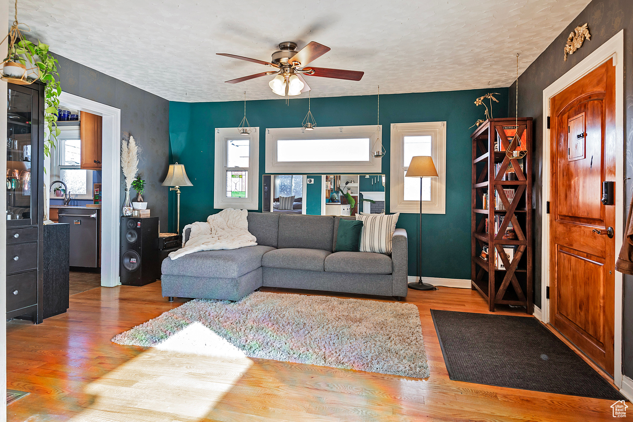 209 E RAMONA AVE