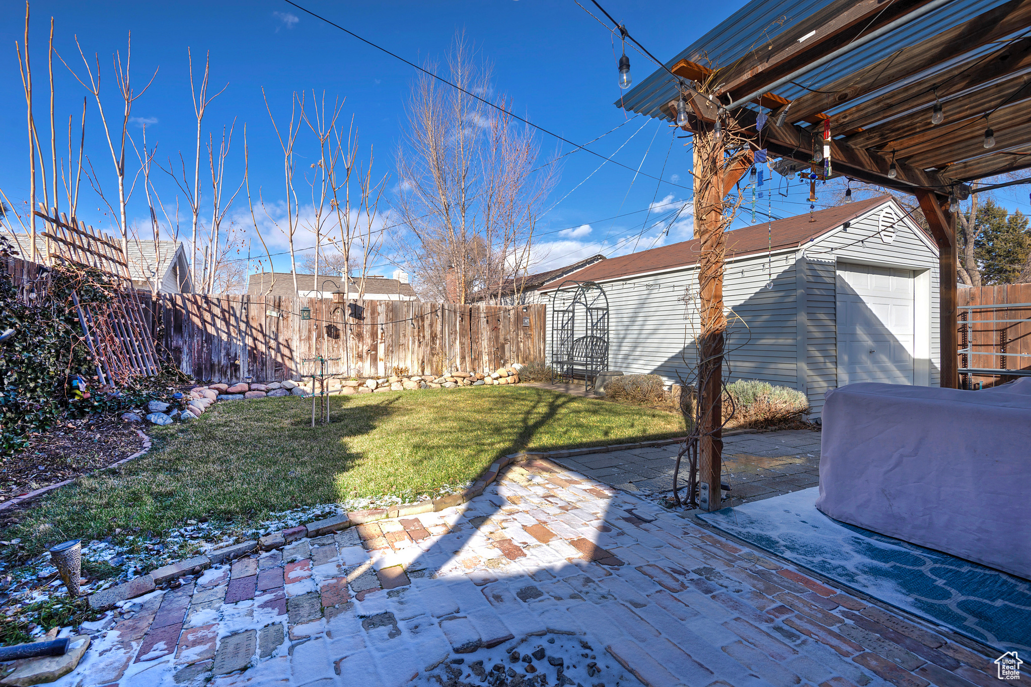 209 E RAMONA AVE