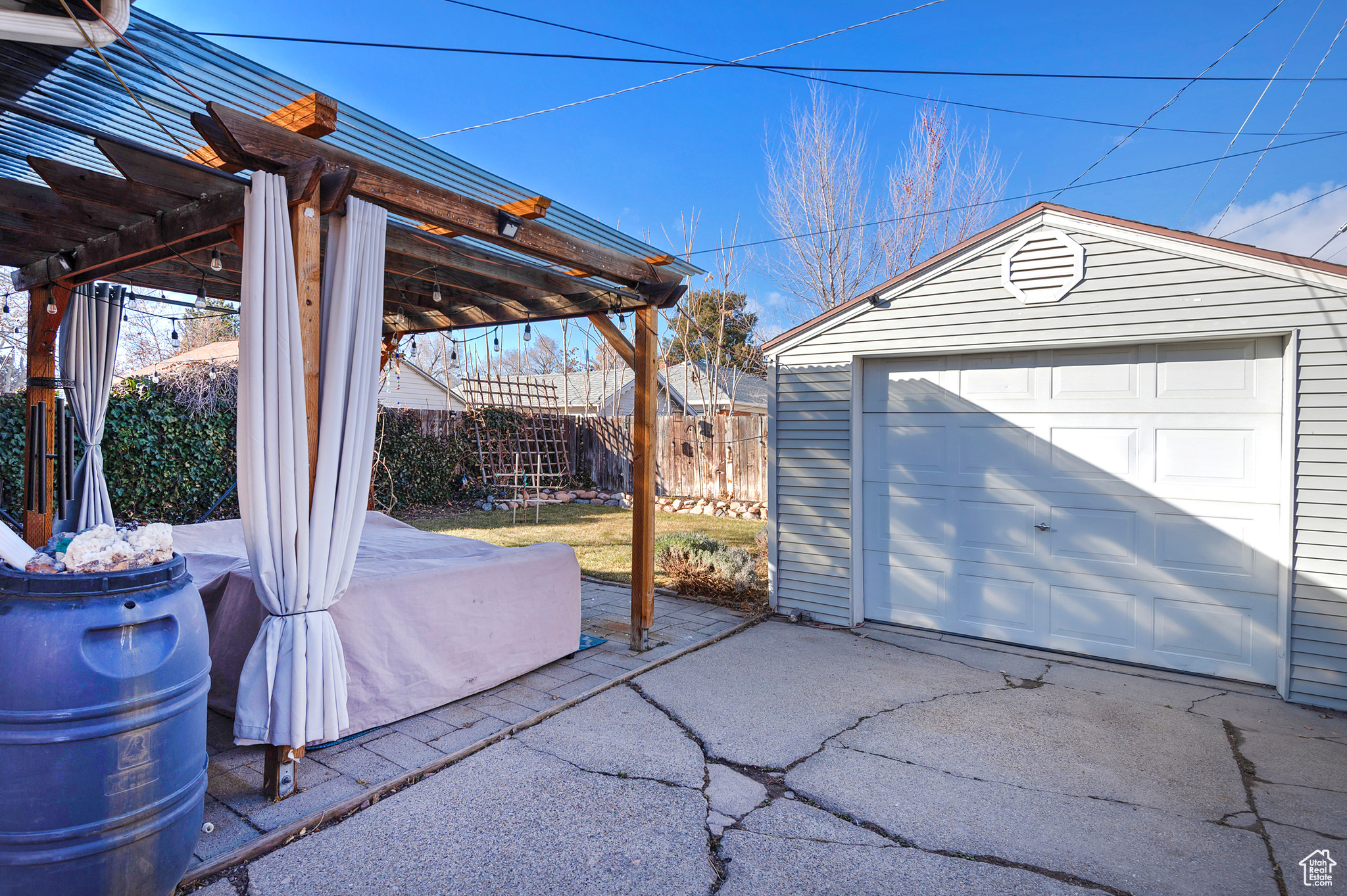 209 E RAMONA AVE