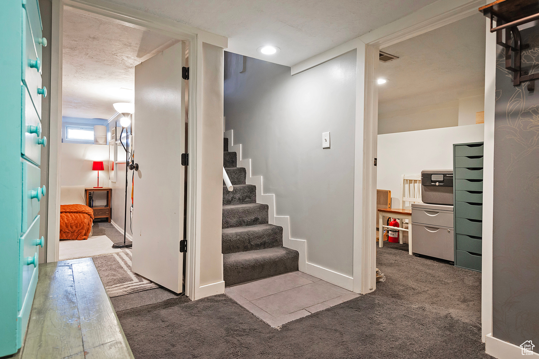 209 E RAMONA AVE