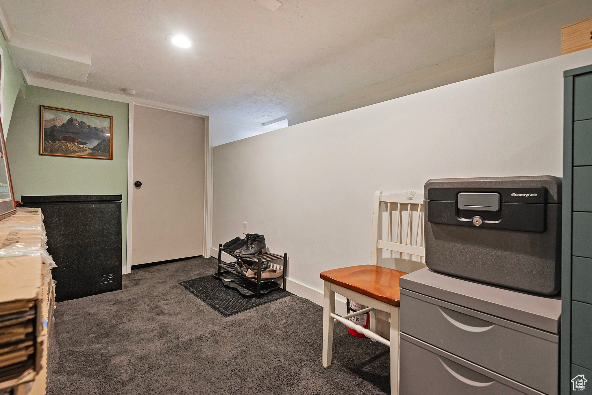 209 E RAMONA AVE