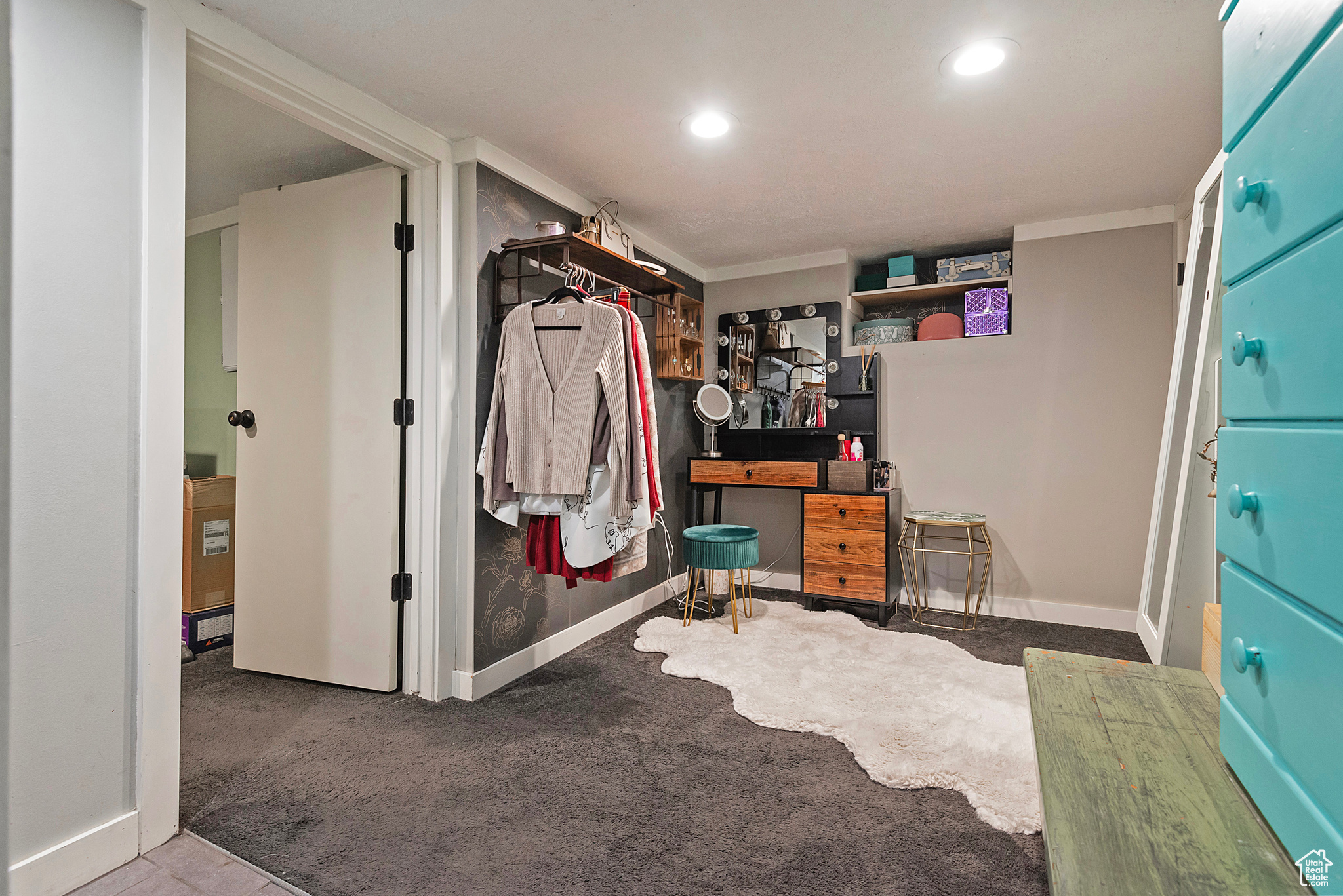 209 E RAMONA AVE