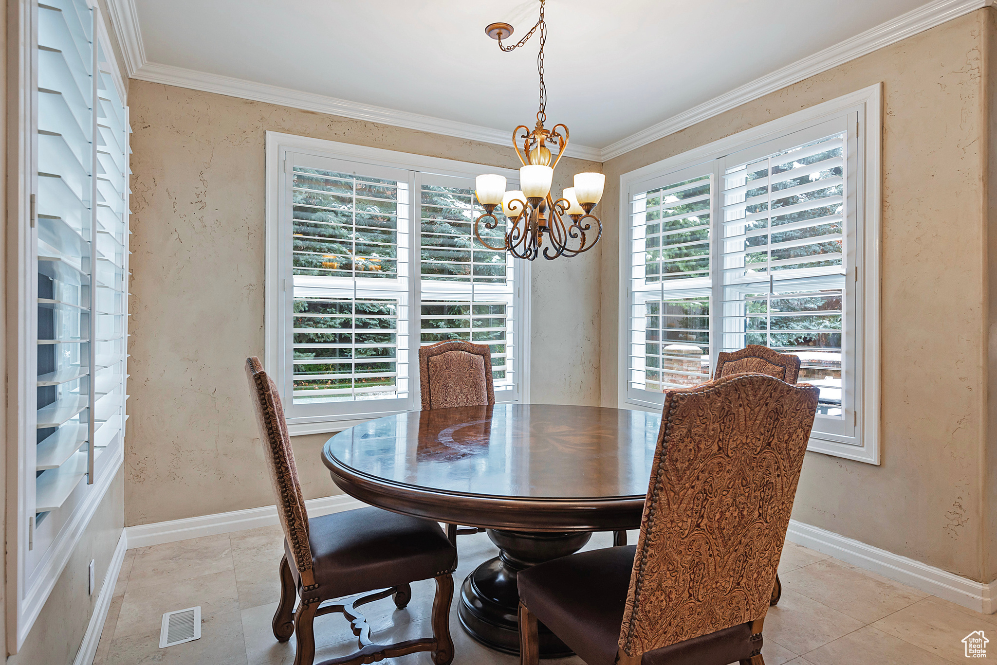 6337 S SECLUDED OAK CIR