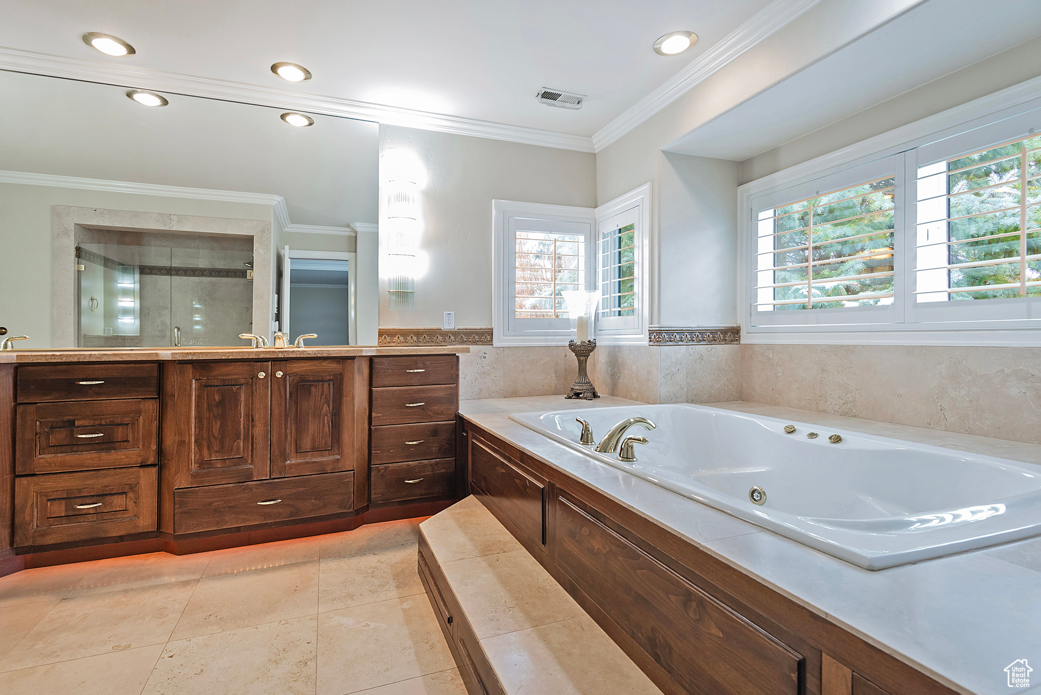 6337 S SECLUDED OAK CIR