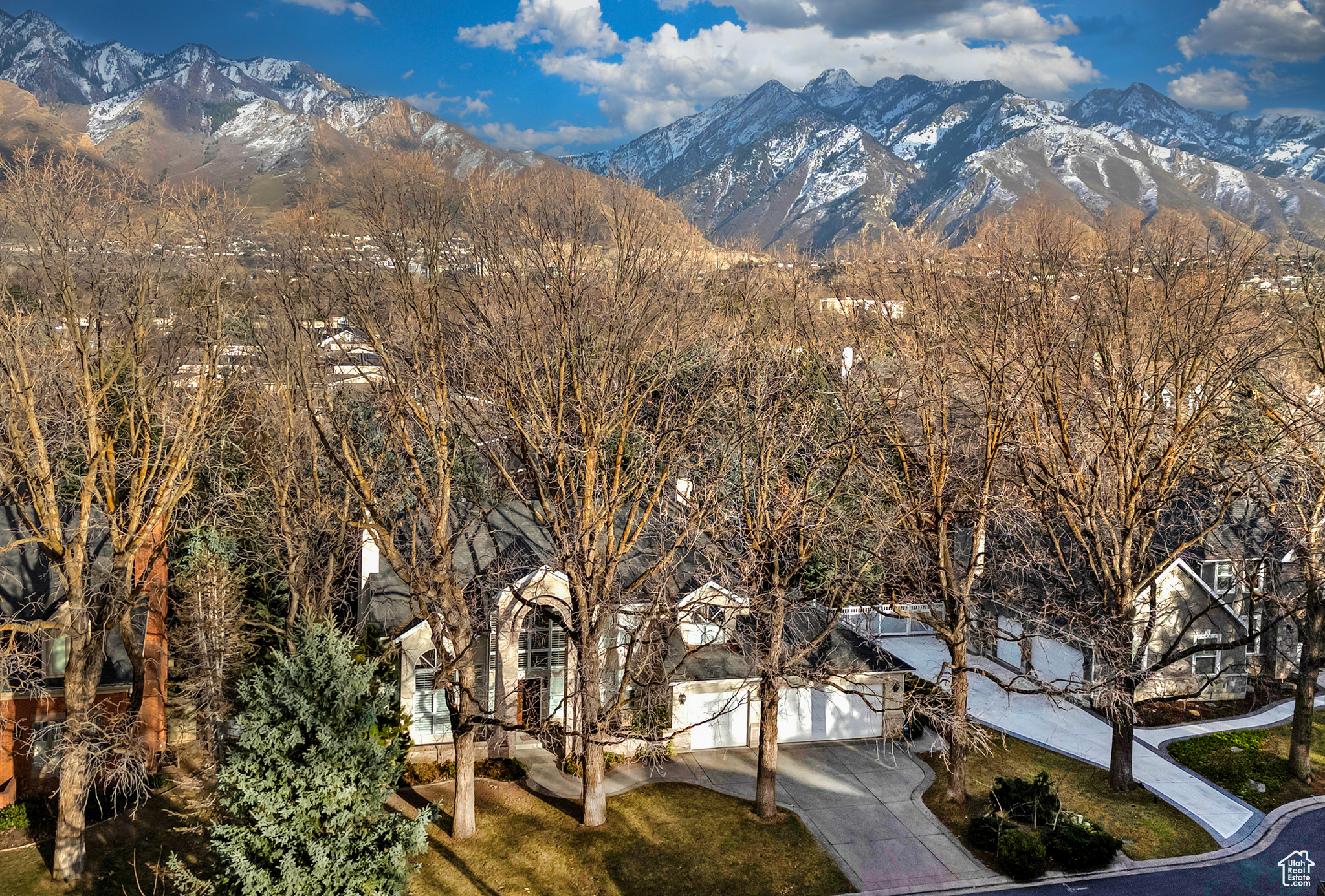 6337 S SECLUDED OAK CIR