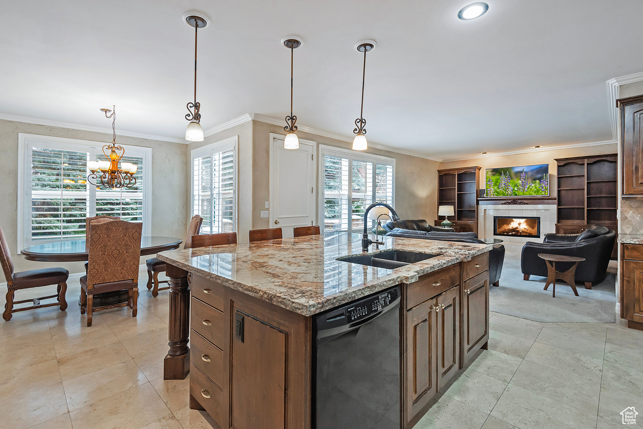 6337 S SECLUDED OAK CIR