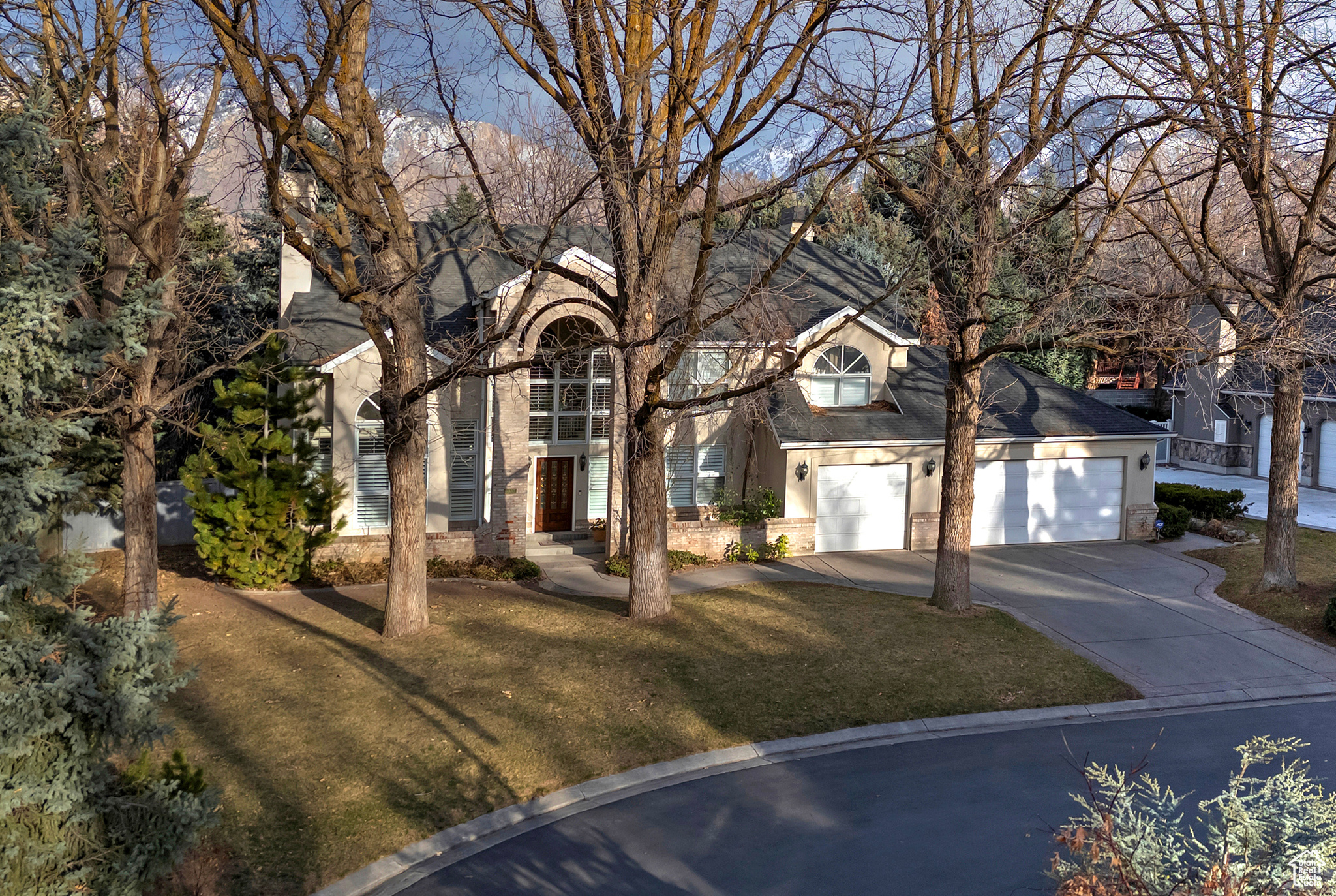 6337 S SECLUDED OAK CIR
