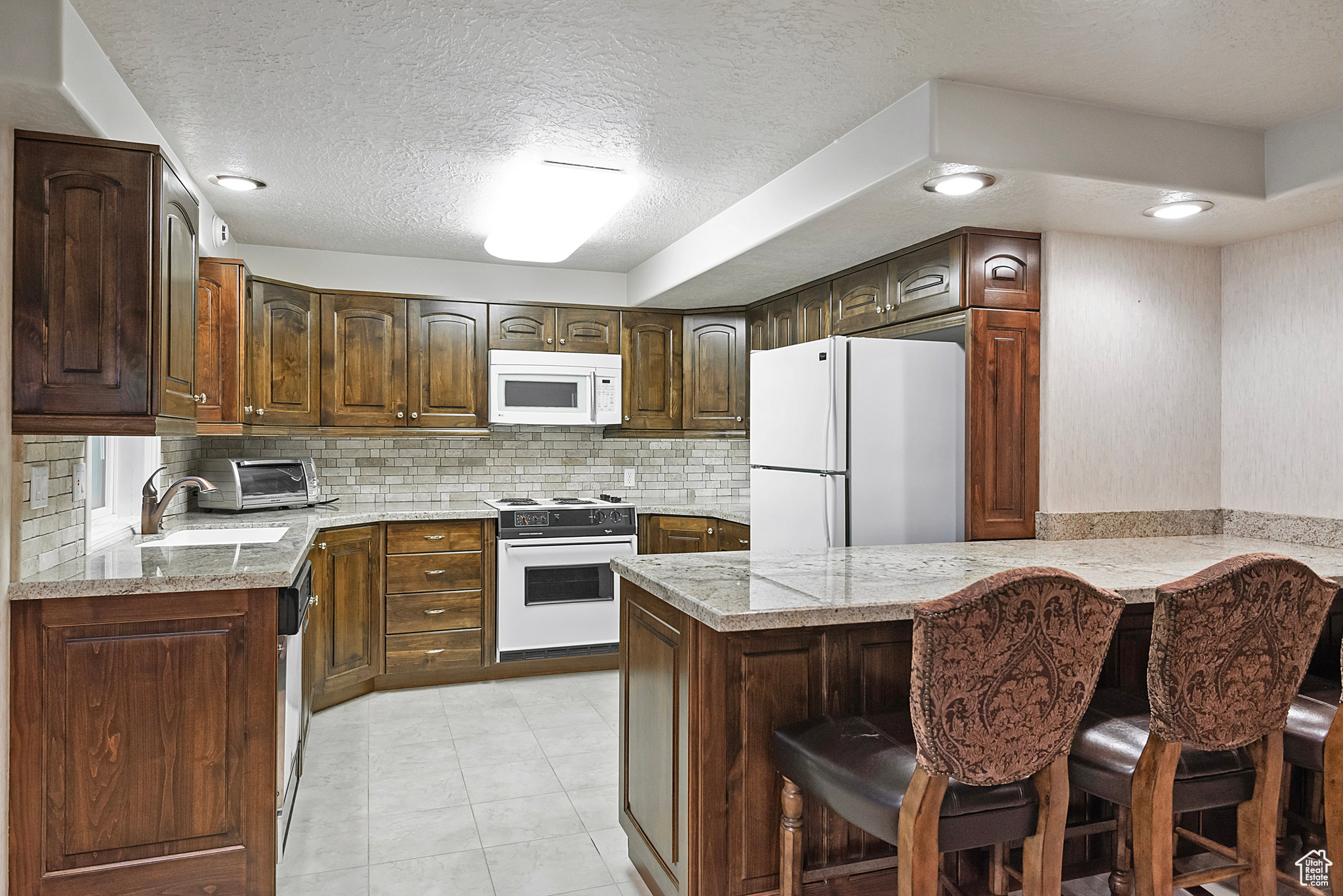 6337 S SECLUDED OAK CIR