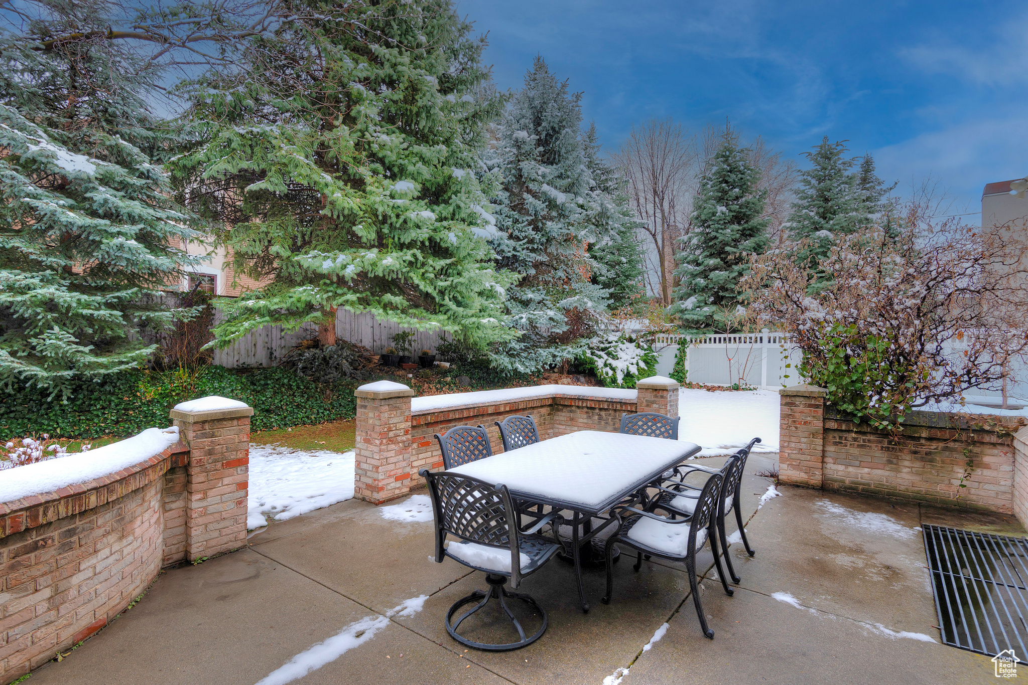6337 S SECLUDED OAK CIR