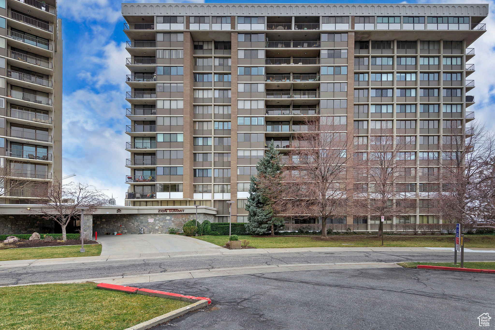 241 N VINE ST #504W