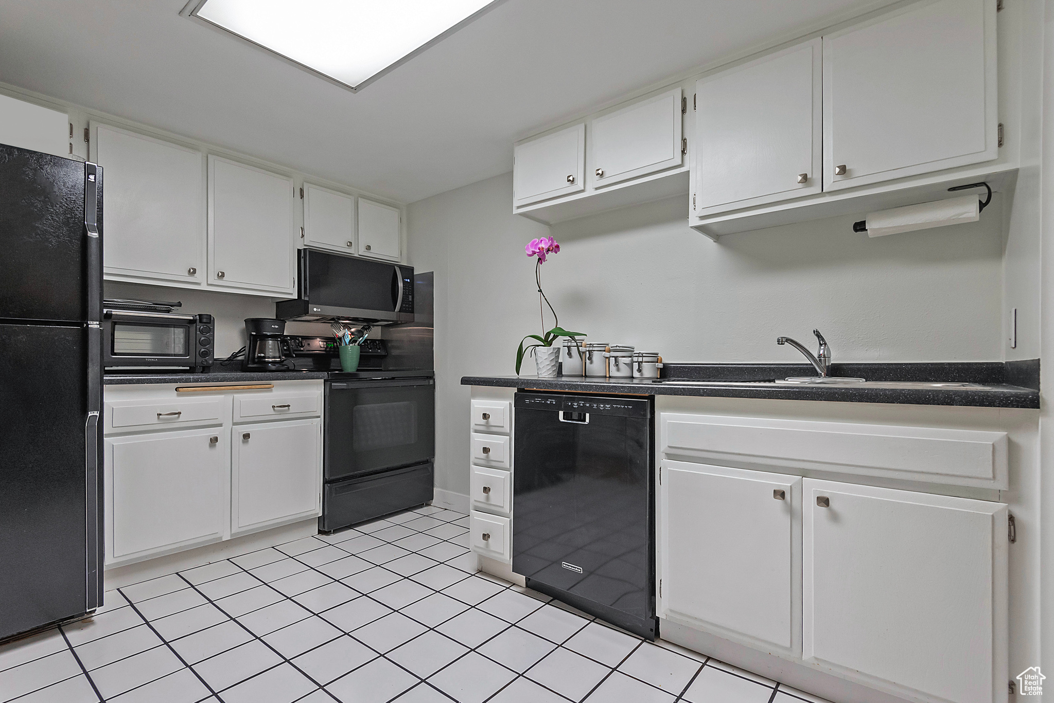 241 N VINE ST #504W