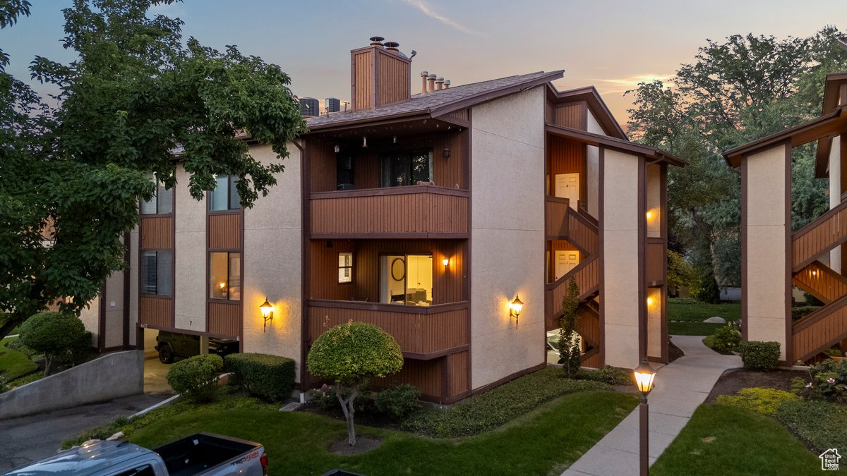 6863 S COUNTRYWOODS CIR #E7