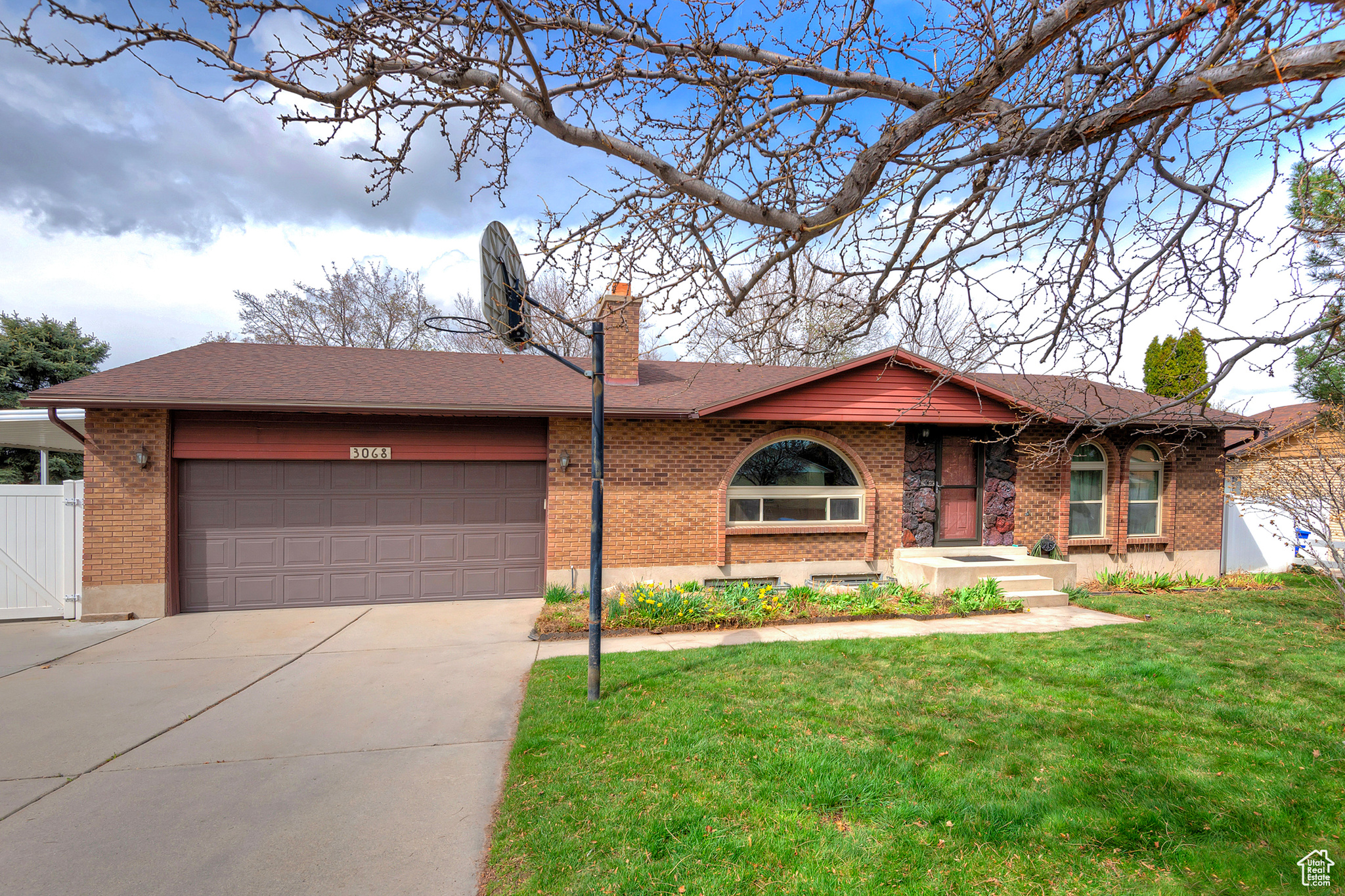 3068 W CARRANZA DR