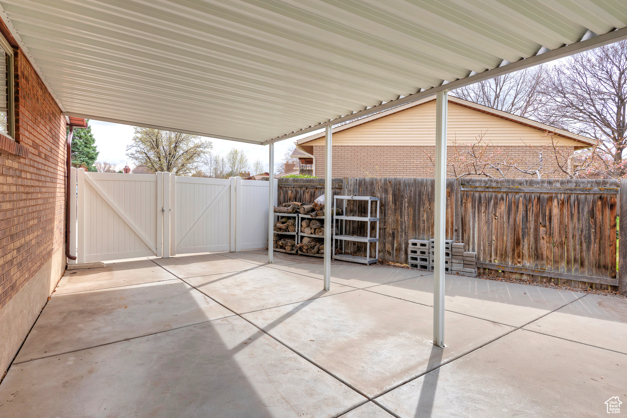 3068 W CARRANZA DR