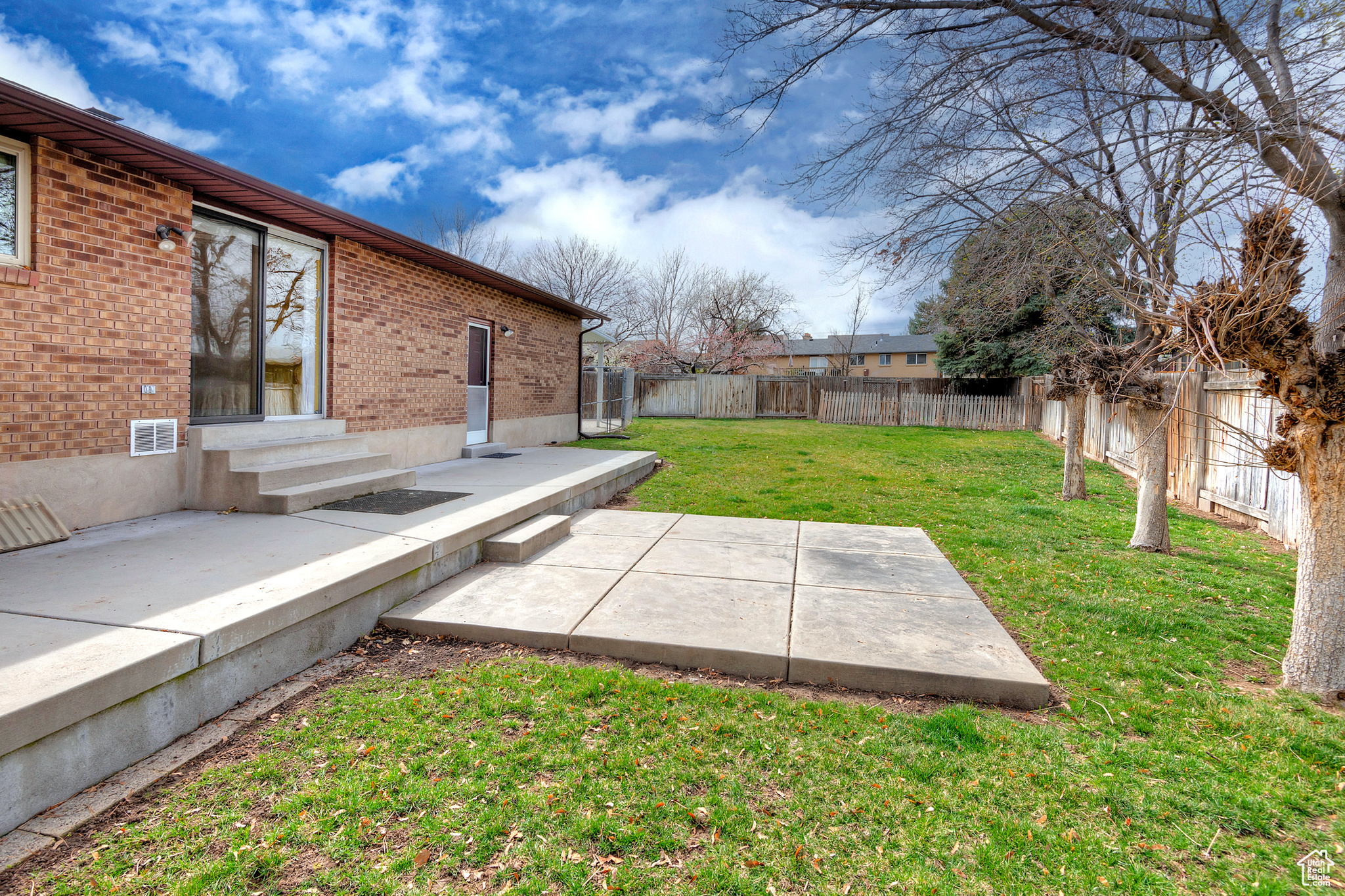 3068 W CARRANZA DR