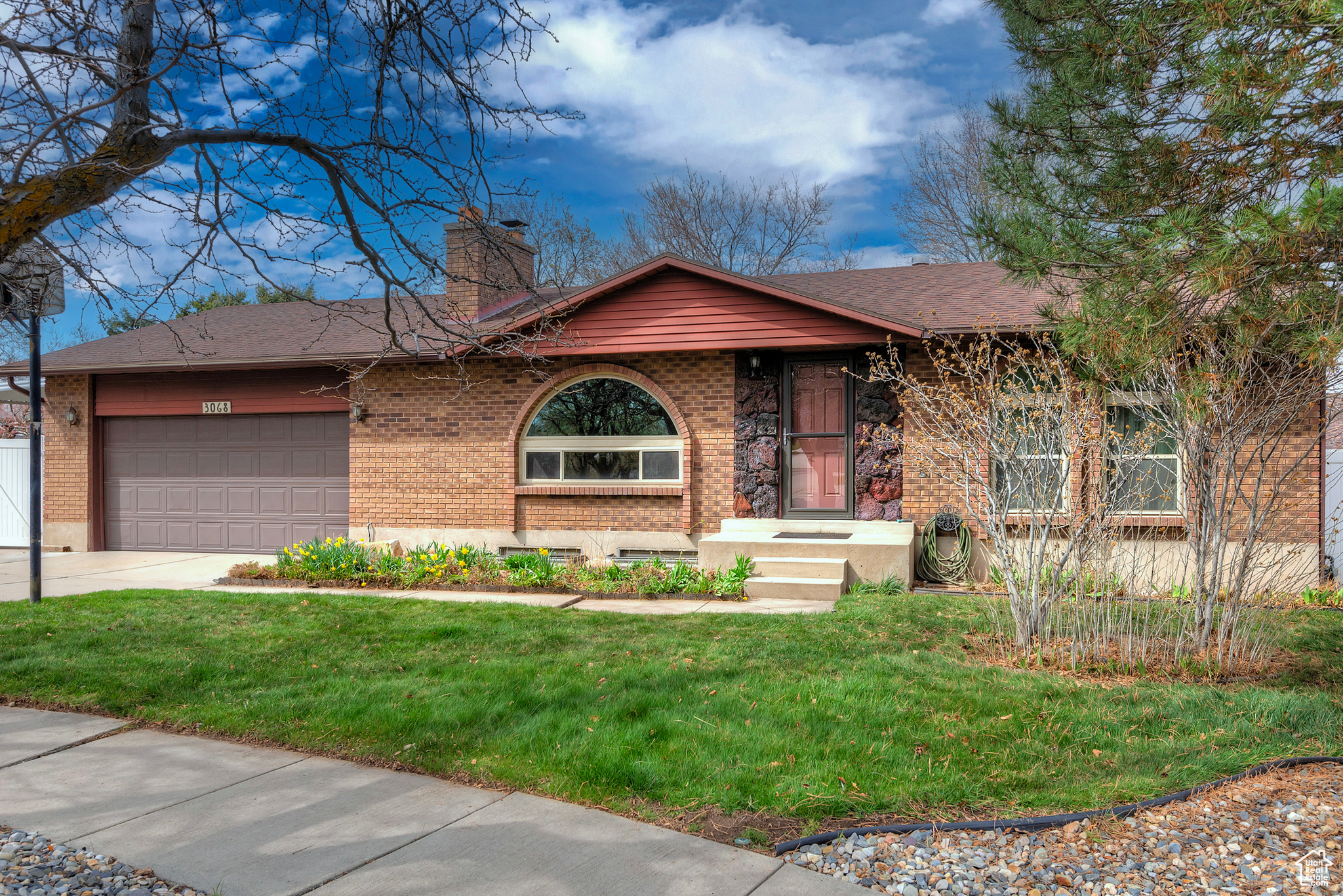 3068 W CARRANZA DR