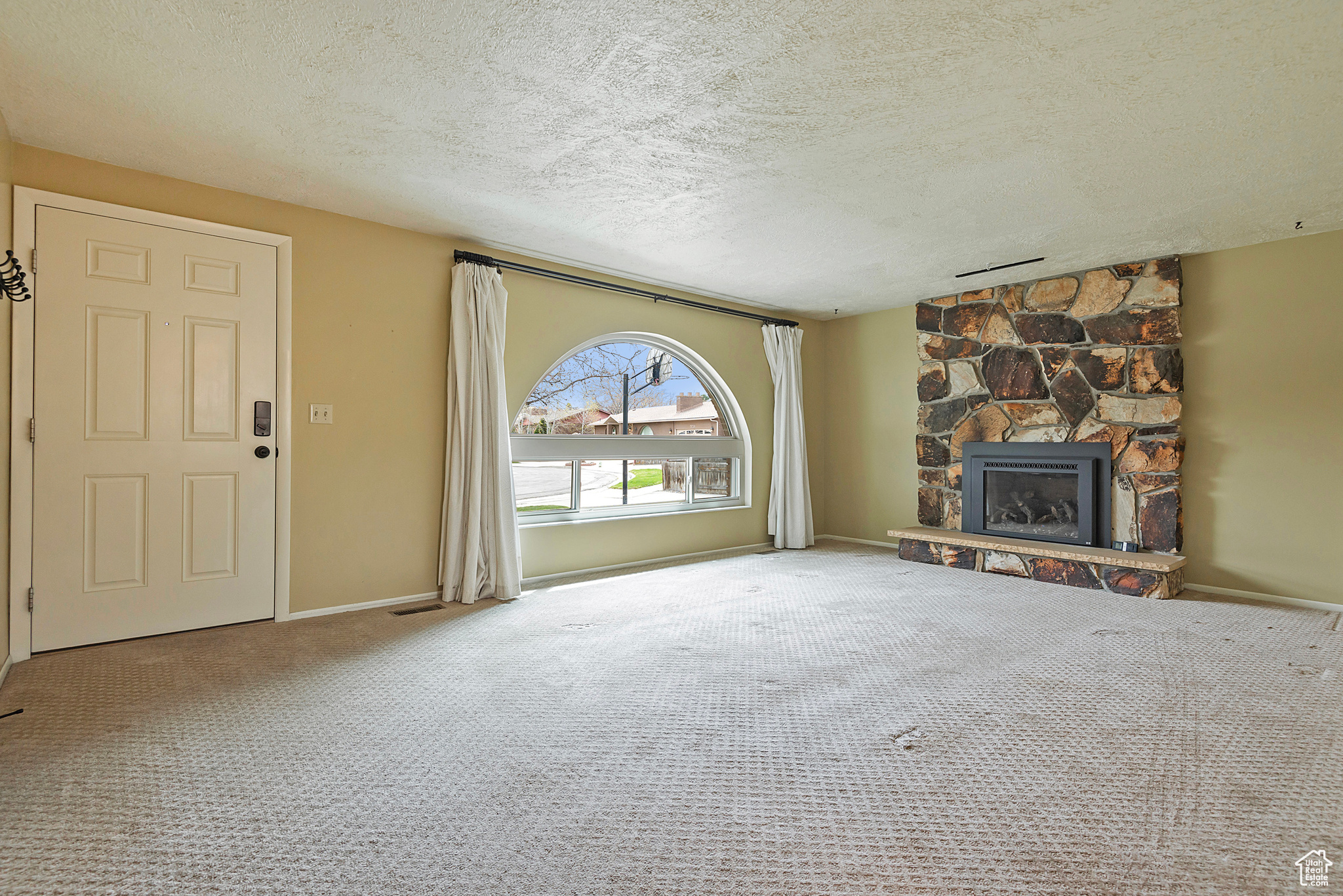 3068 W CARRANZA DR