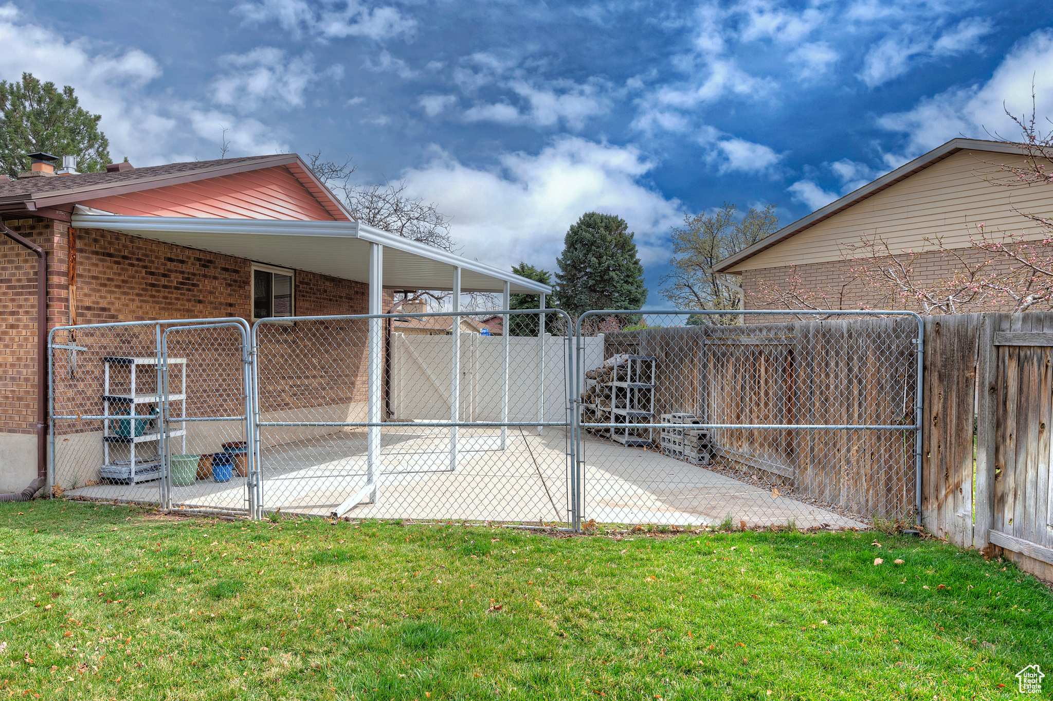 3068 W CARRANZA DR