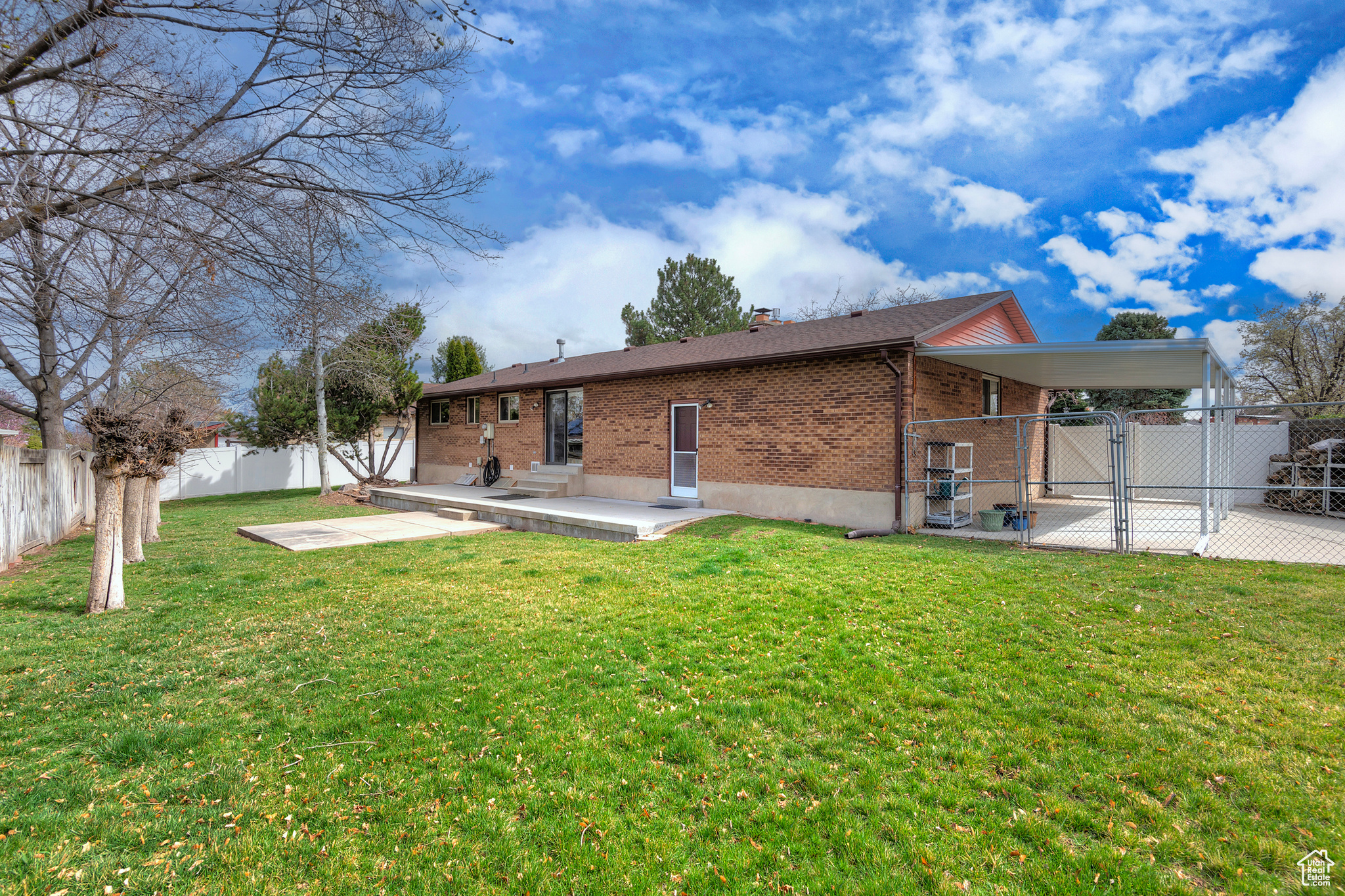 3068 W CARRANZA DR