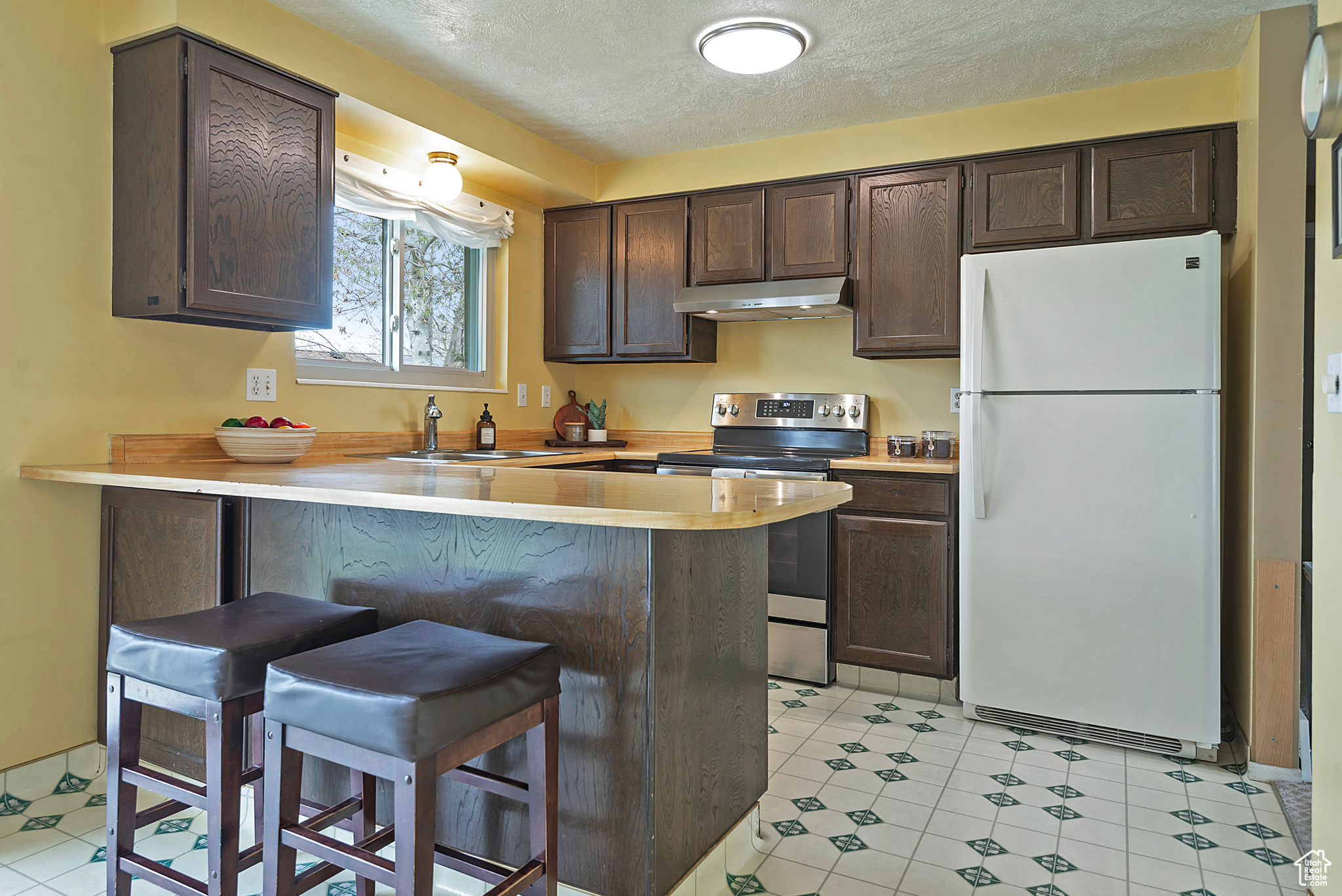 3068 W CARRANZA DR